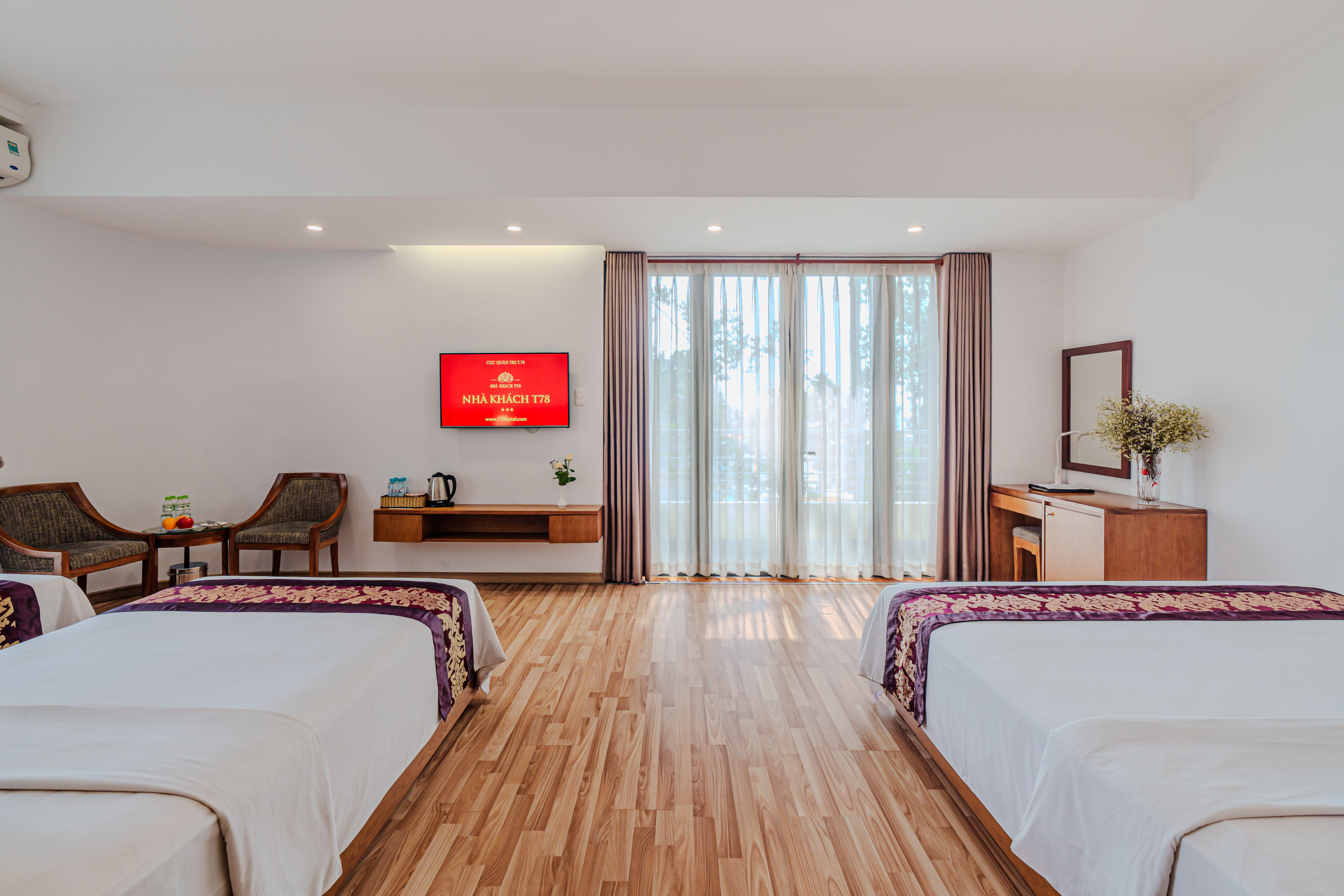 Family Room Deluxe with Balcony