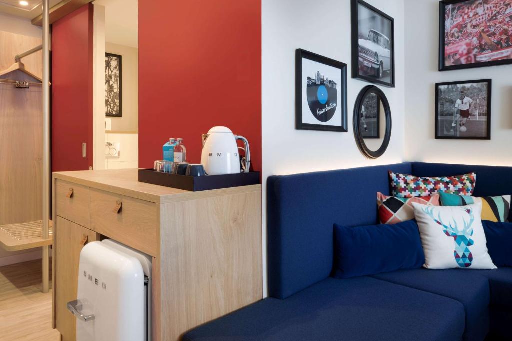 Studio Queen Size Bed