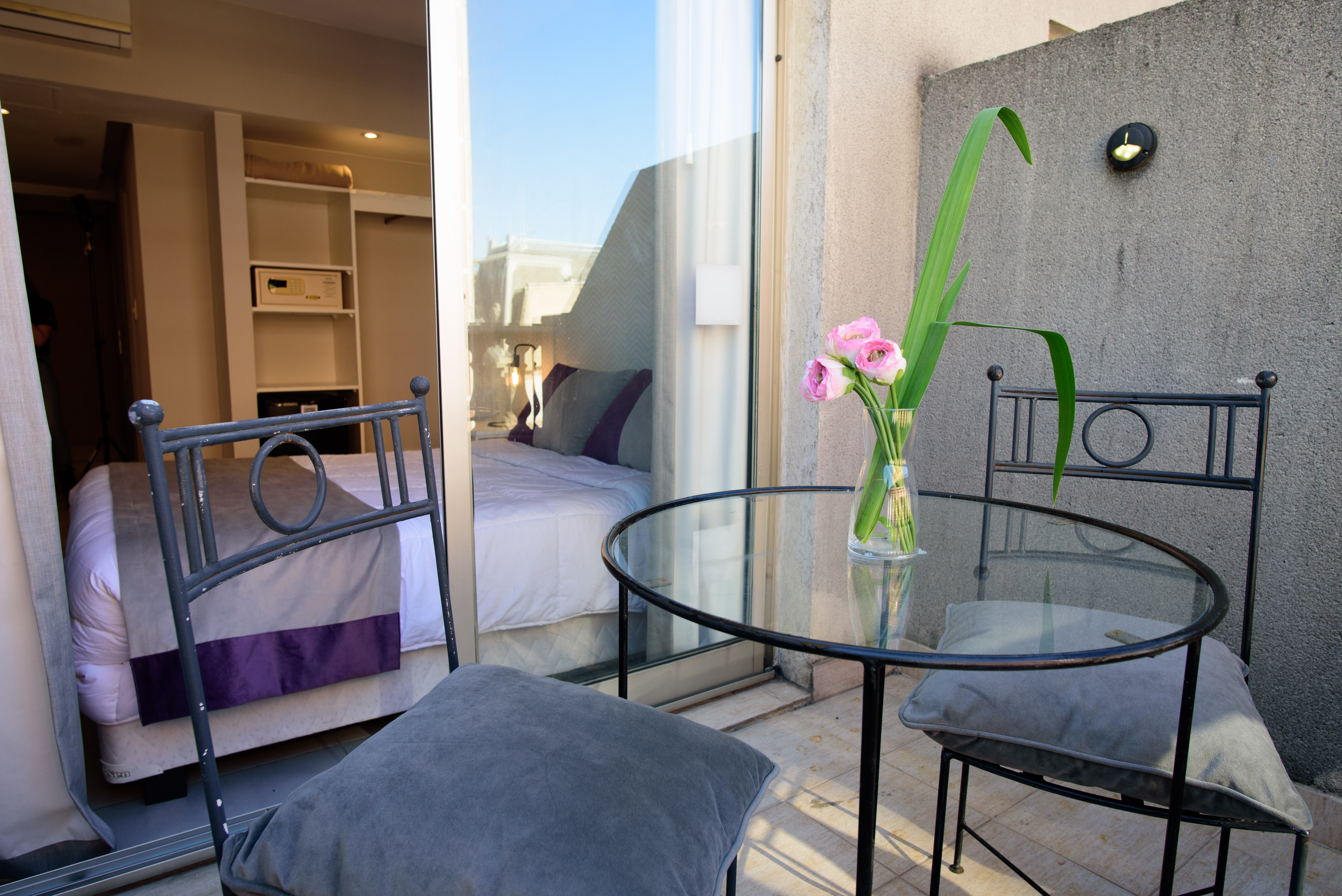 Double Deluxe One Bed