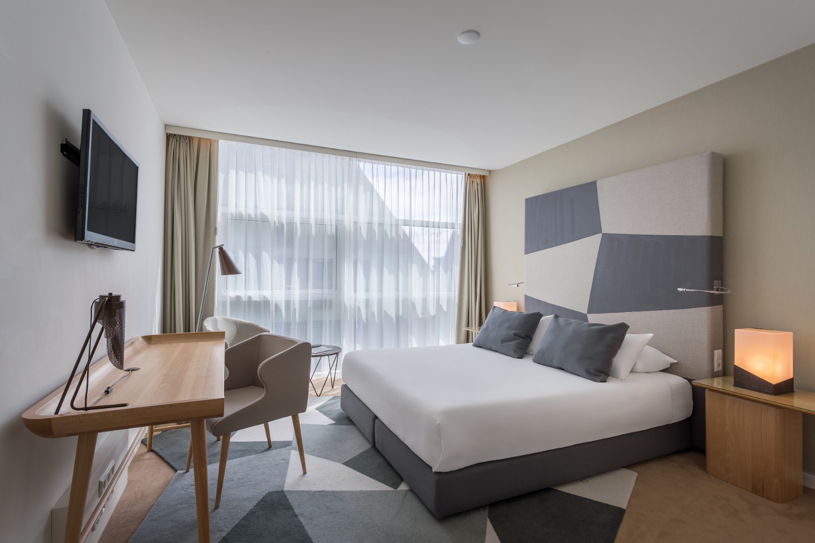 Double Superior Queen Bed