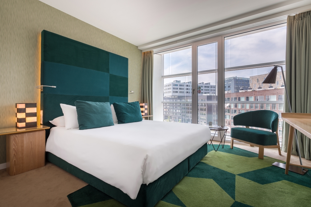 Double Queen Size Bed