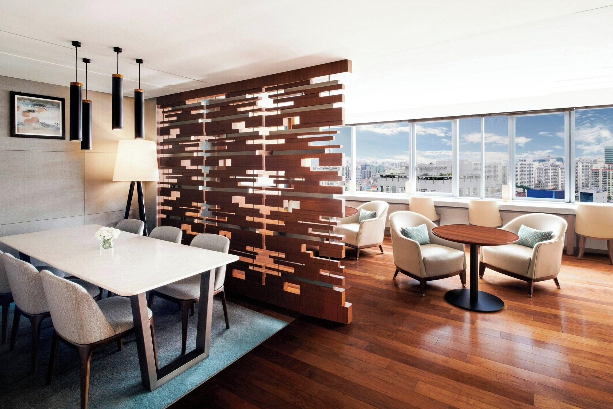 Suite King Bed One Bedroom 