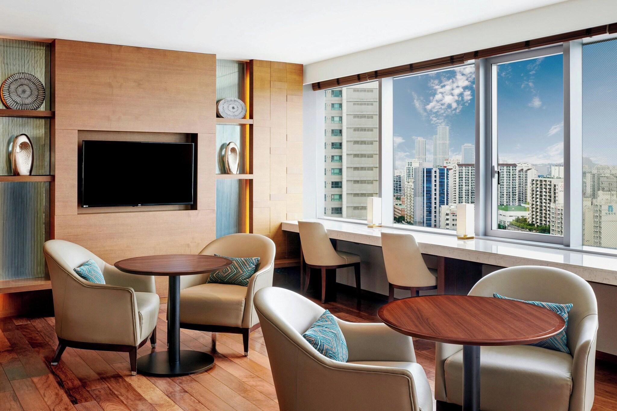 Suite King Bed One Bedroom 