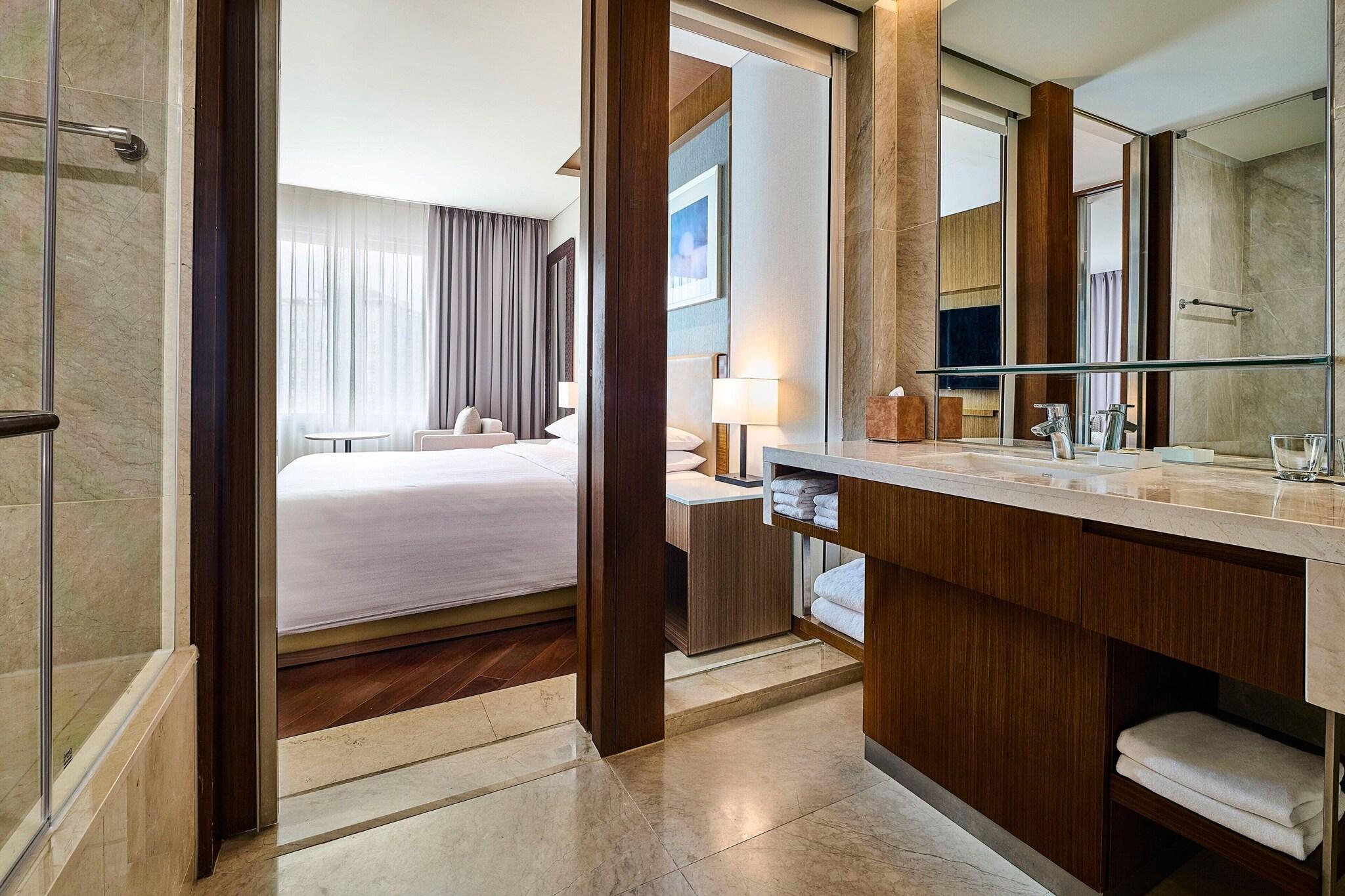 Suite King Bed One Bedroom 