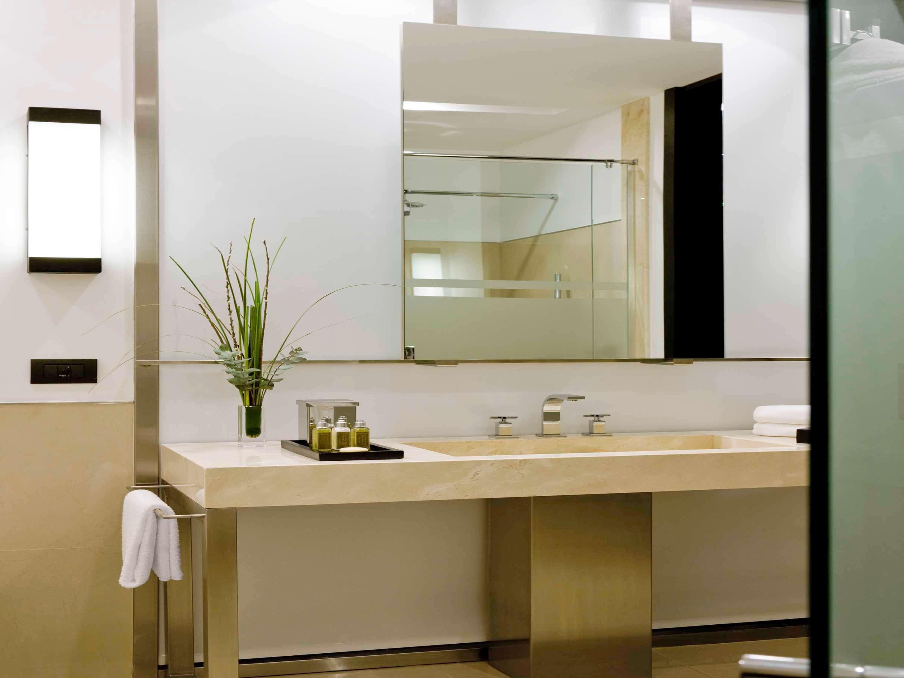 Double Deluxe King Bed