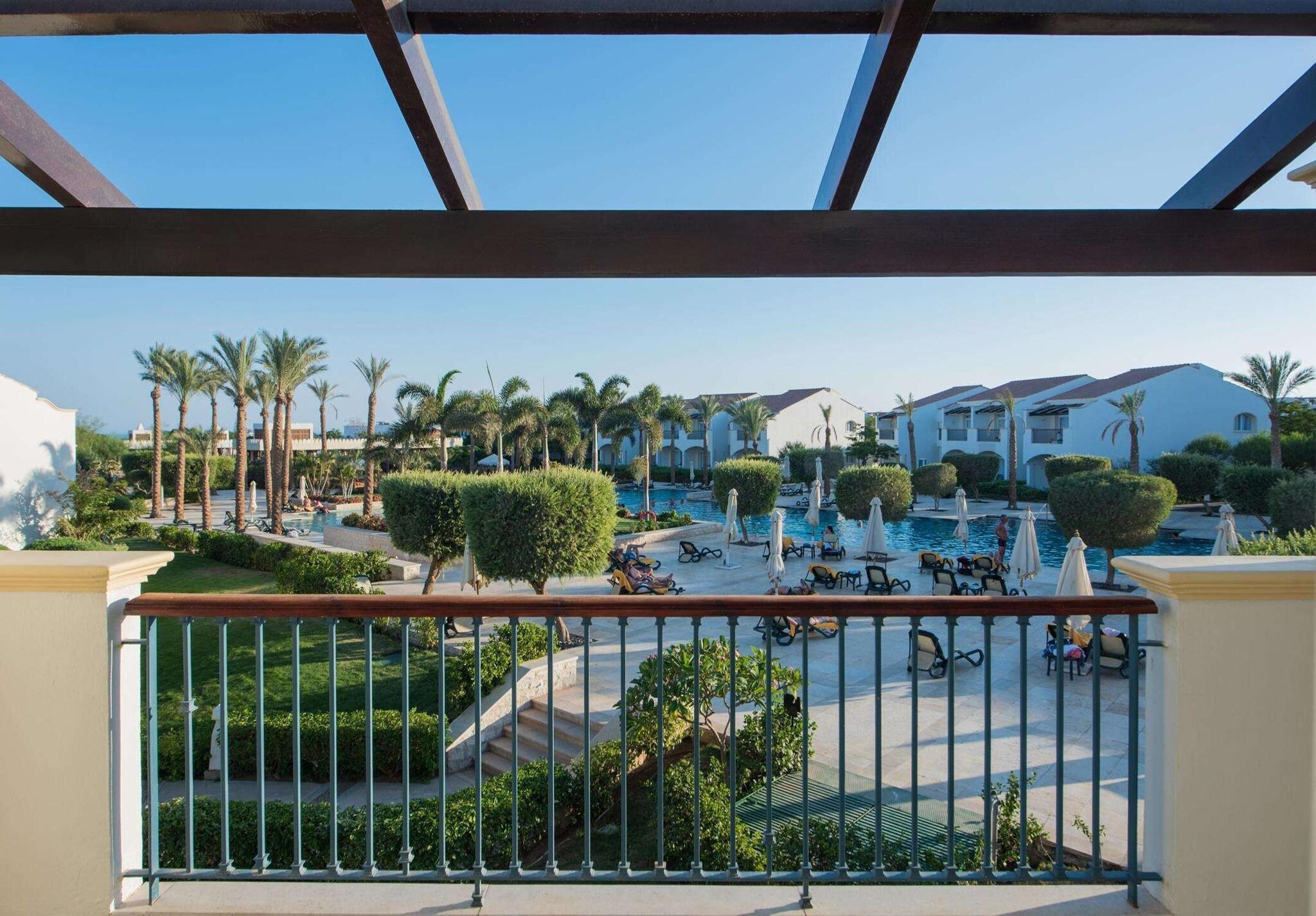 Double Deluxe King Bed