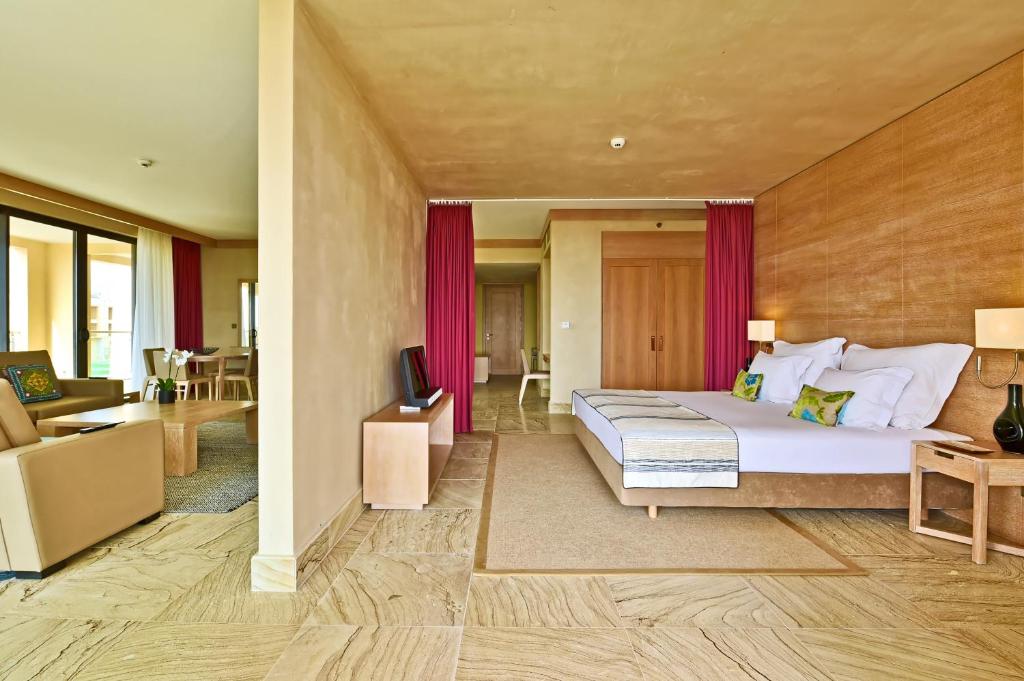 Family Room Deluxe