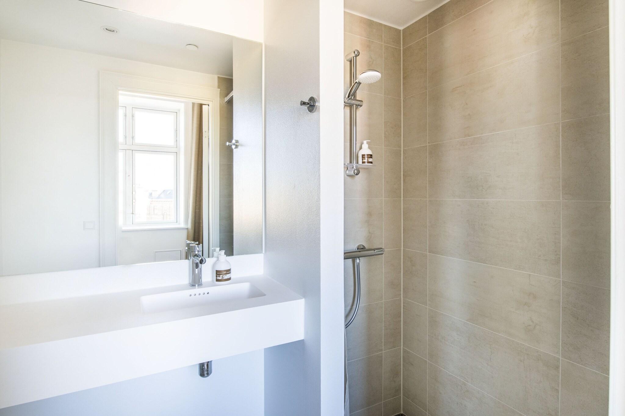 Double Superior Queen Bed