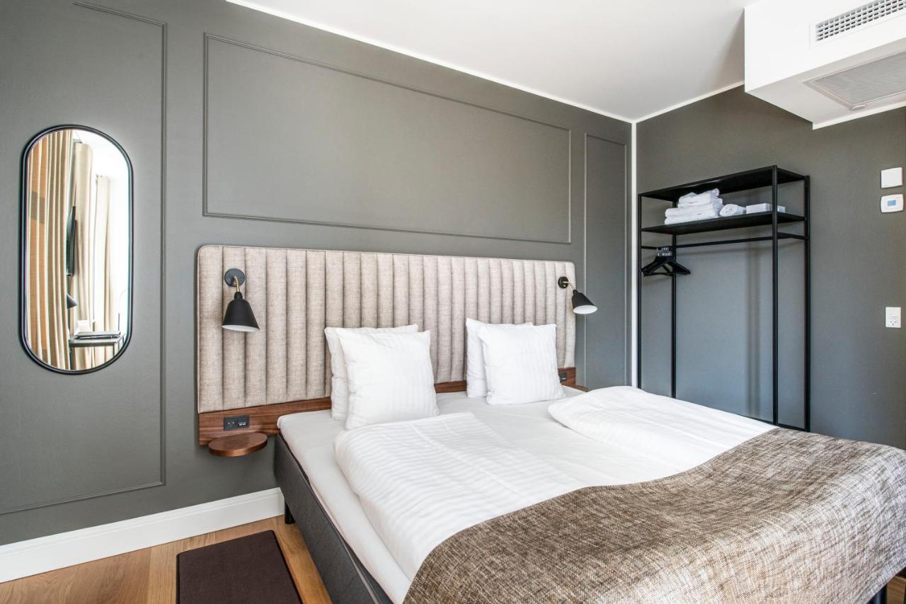 Double Superior Queen Bed