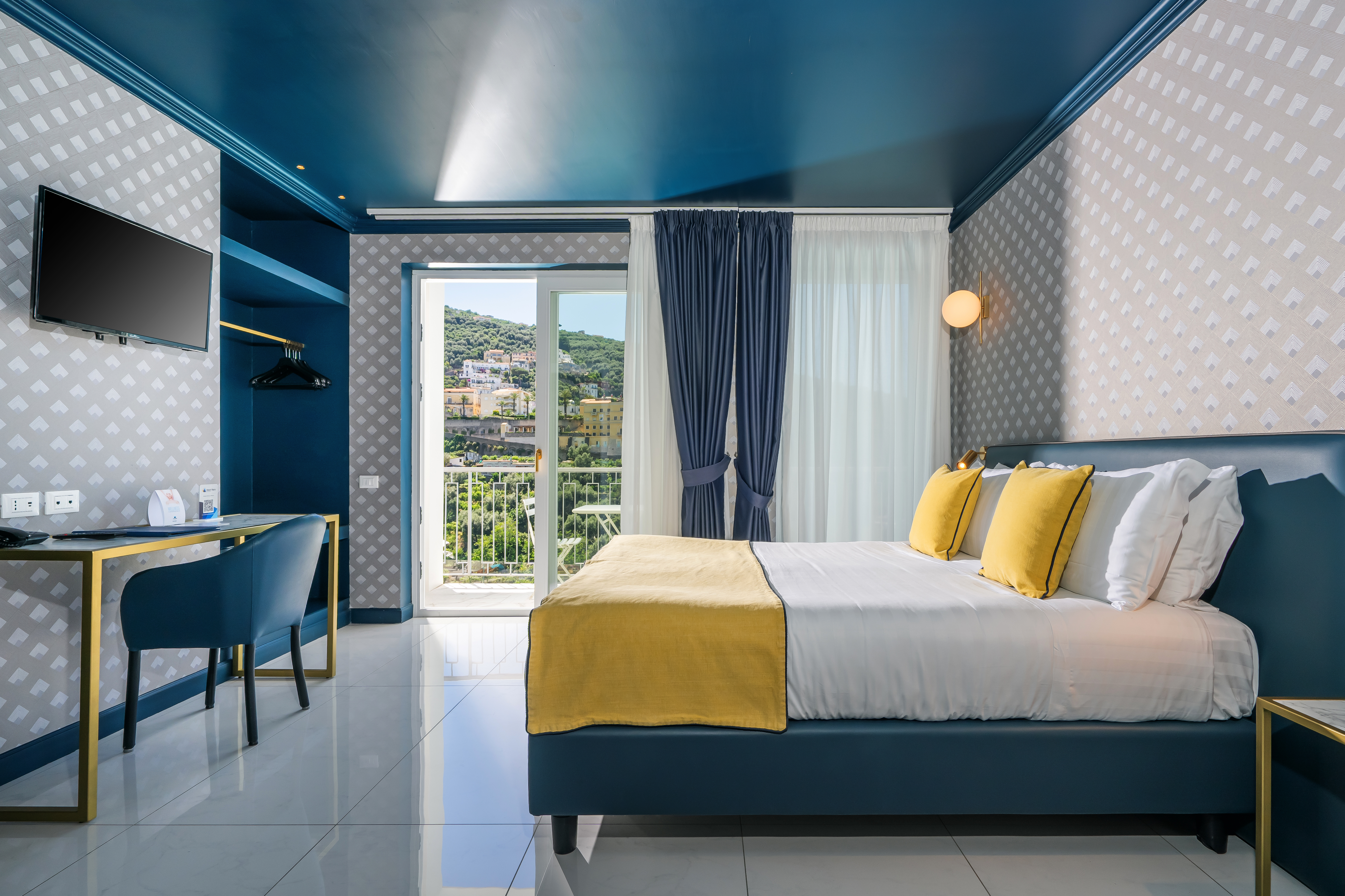 Junior Suite Sea View with Balcony