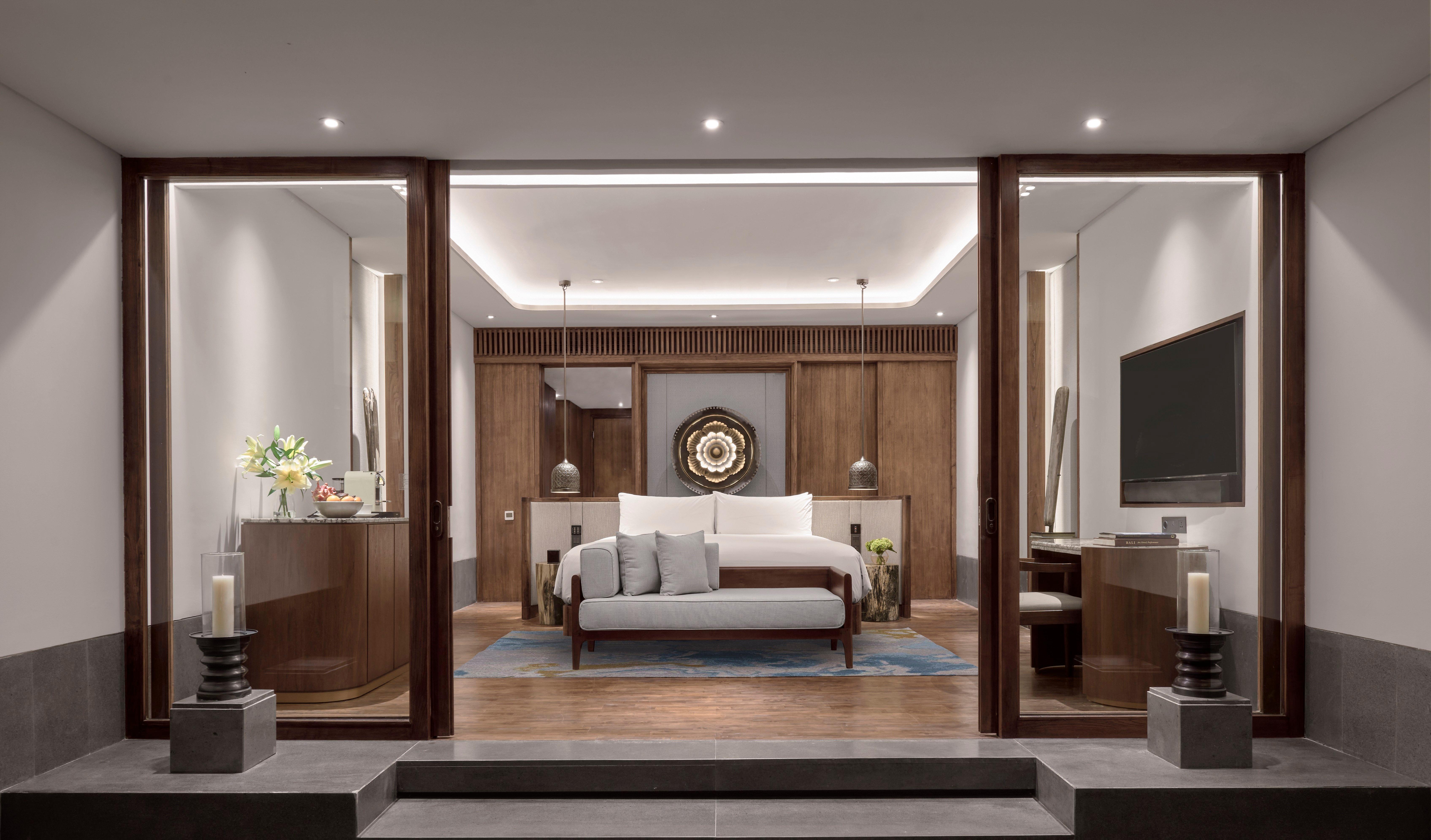 Junior Suite Ocean View King Bed