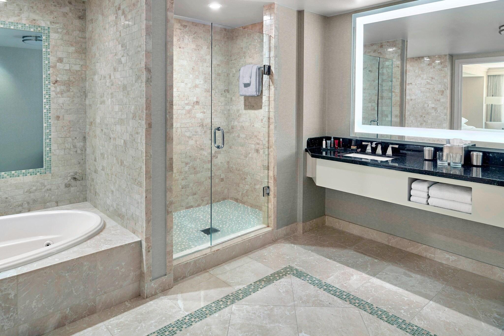 Suite Queen Size Bed