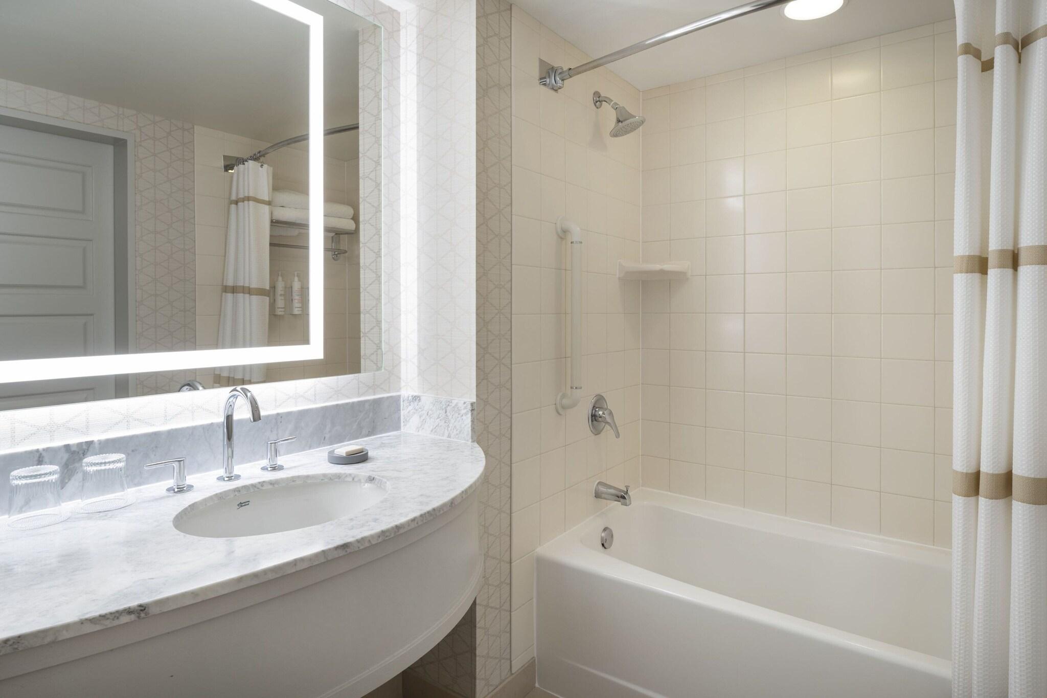 Room Luxury City View