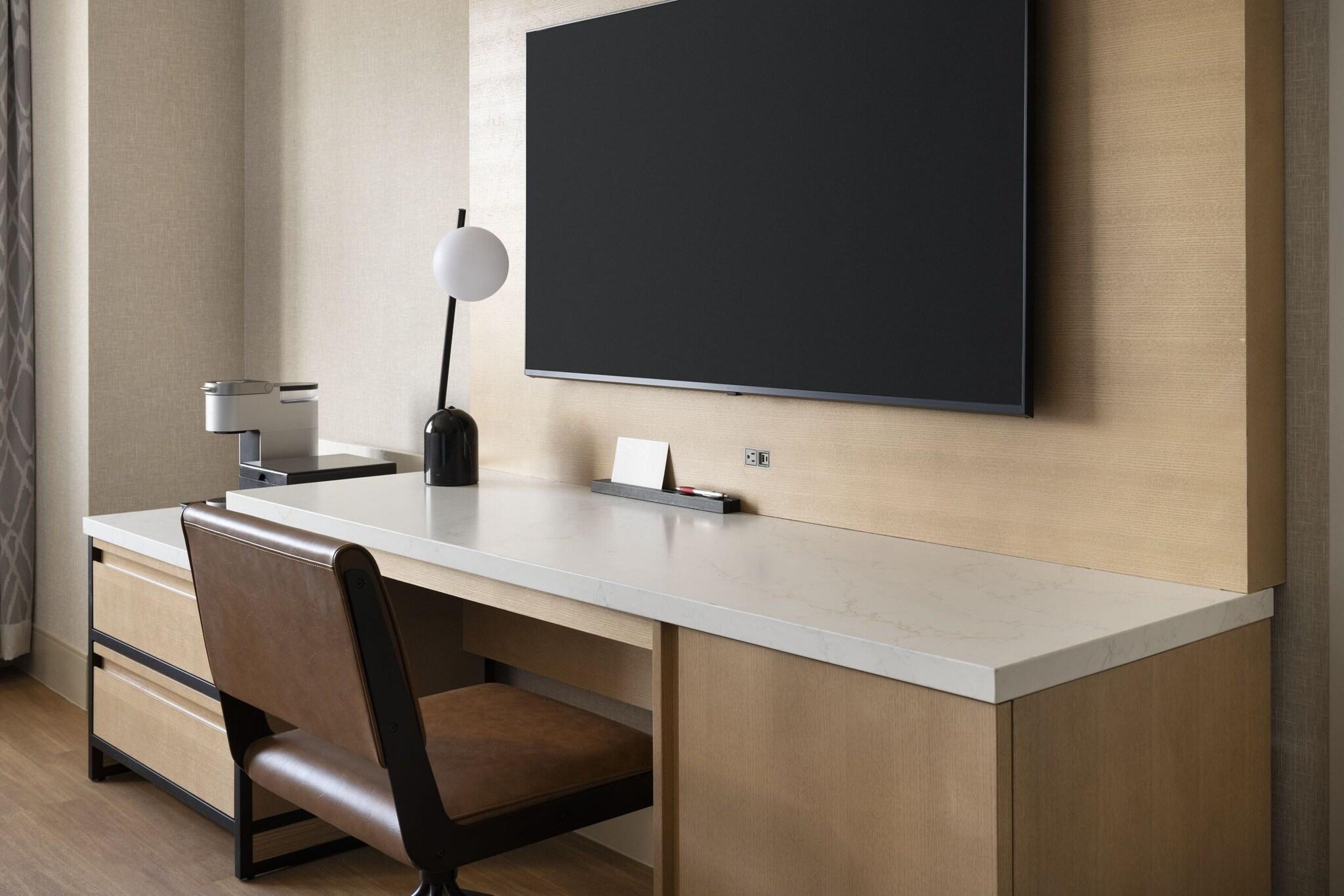 Room Luxury City View