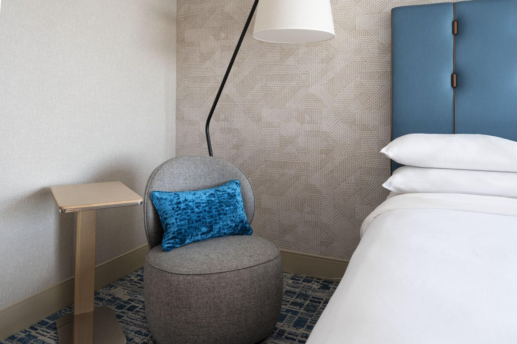 Room Luxury City View