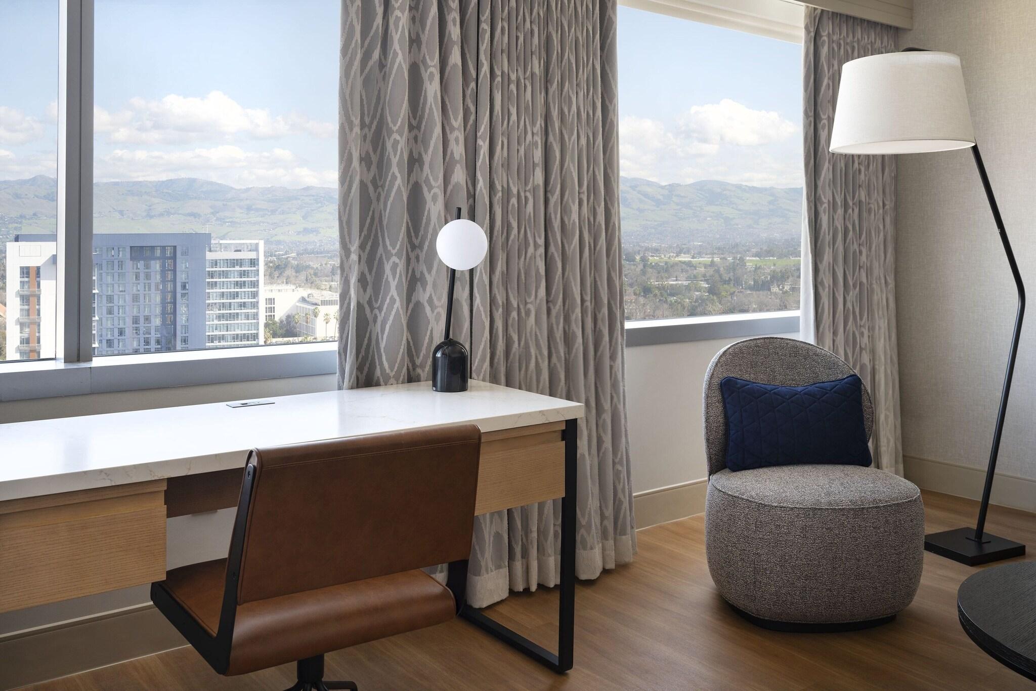 Junior Suite City View King Bed