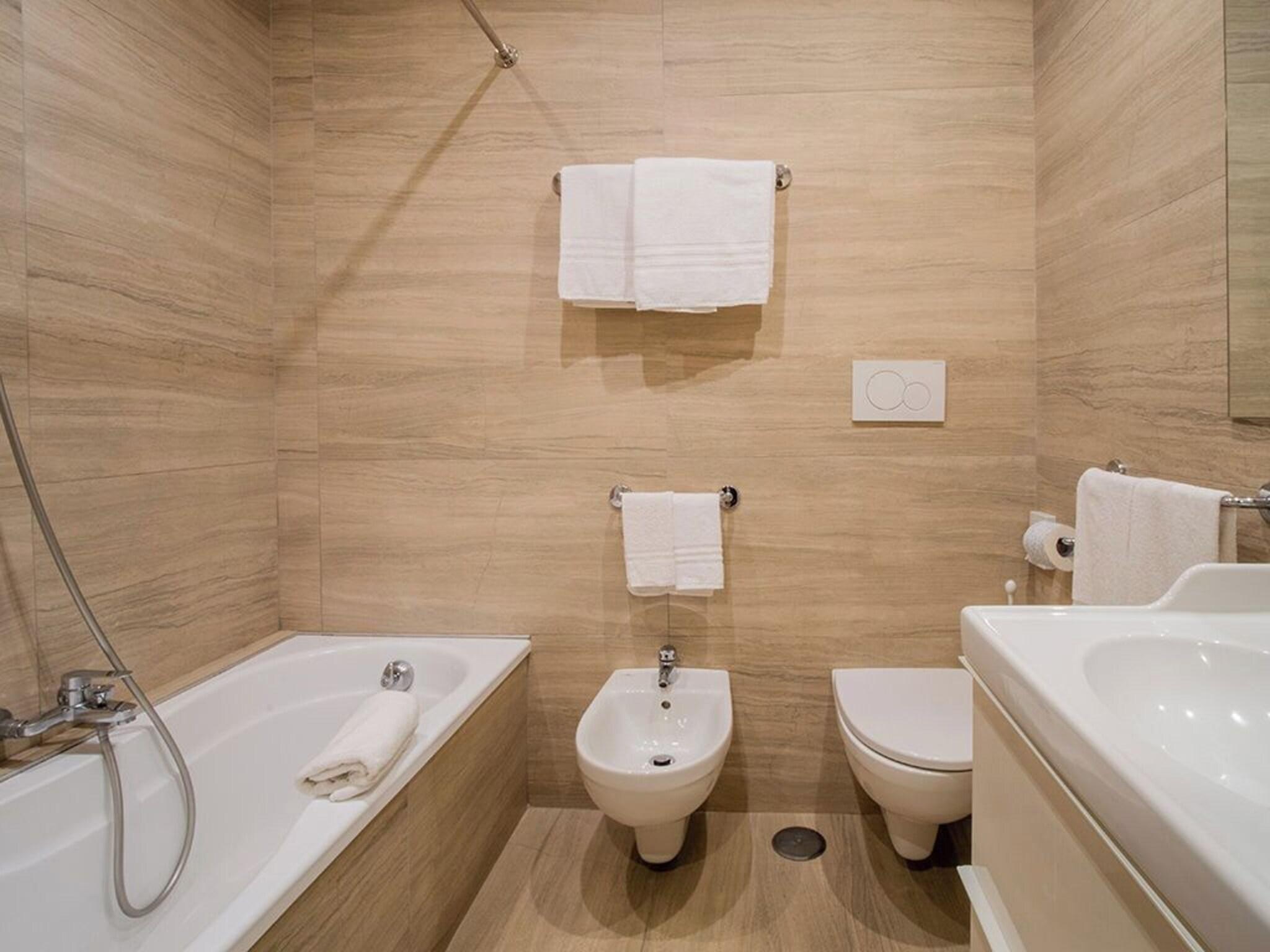 Double Classic Queen Bed