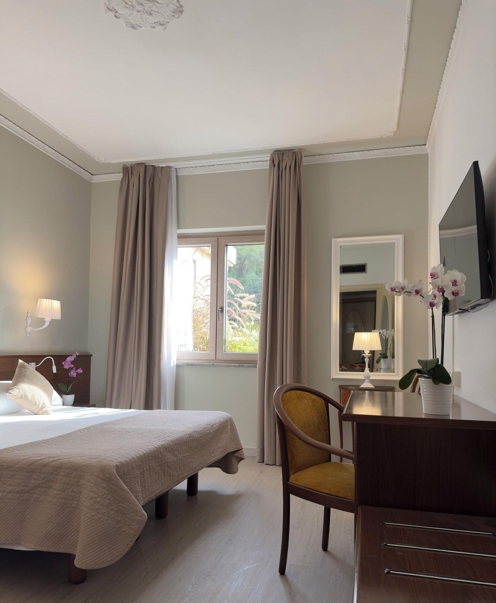 Double Classic Queen Bed