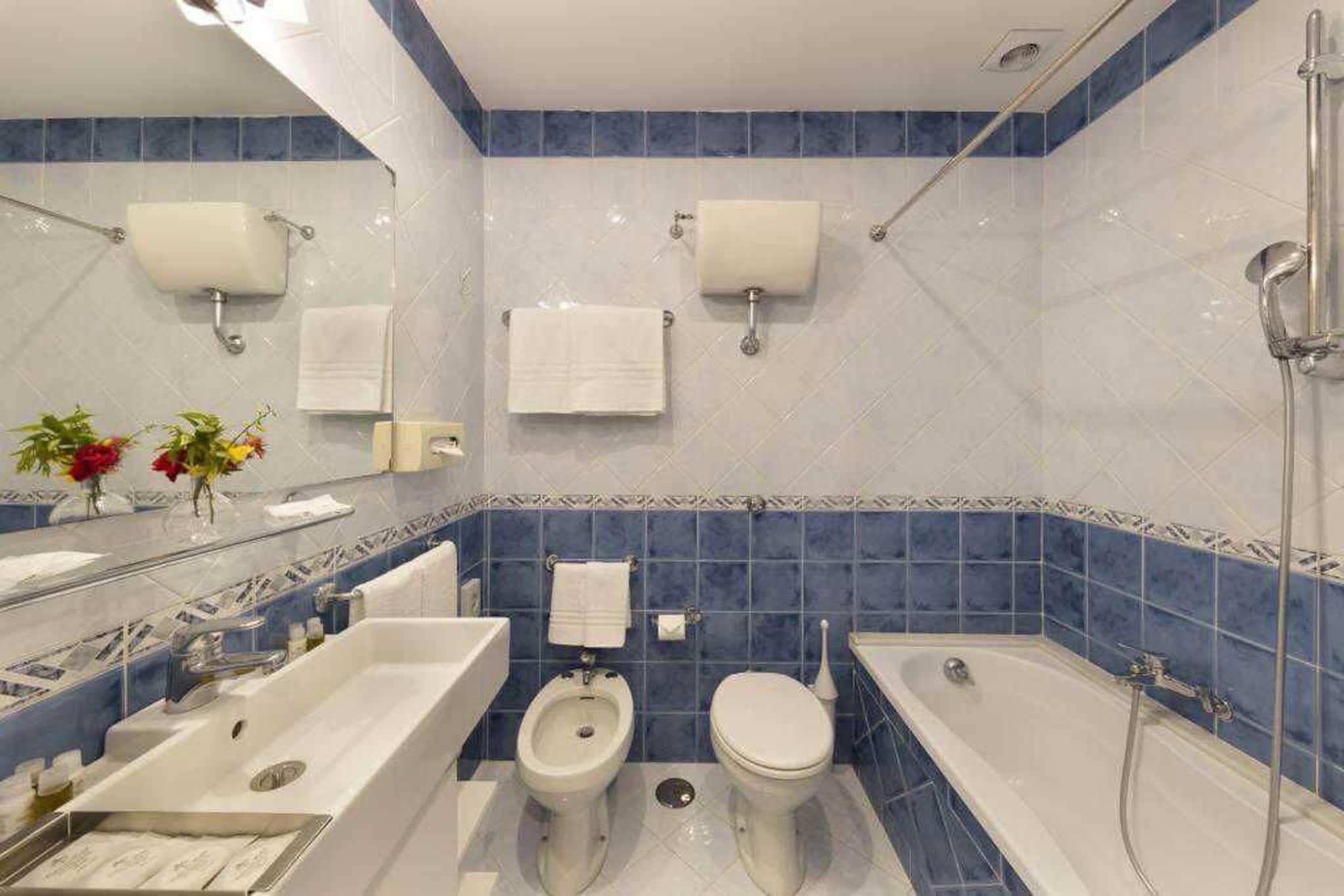 Double Classic Queen Bed