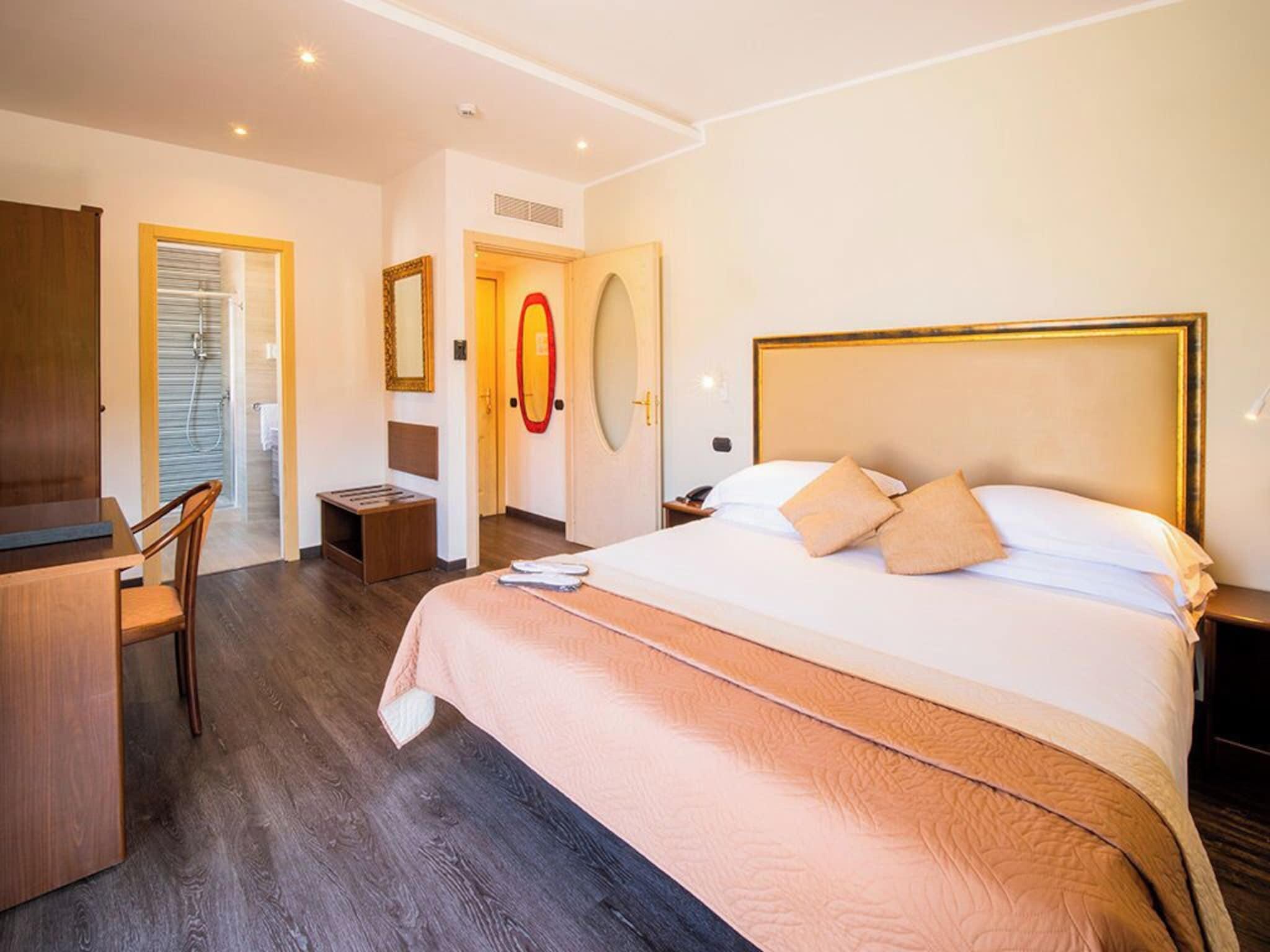 Double Superior Queen Bed