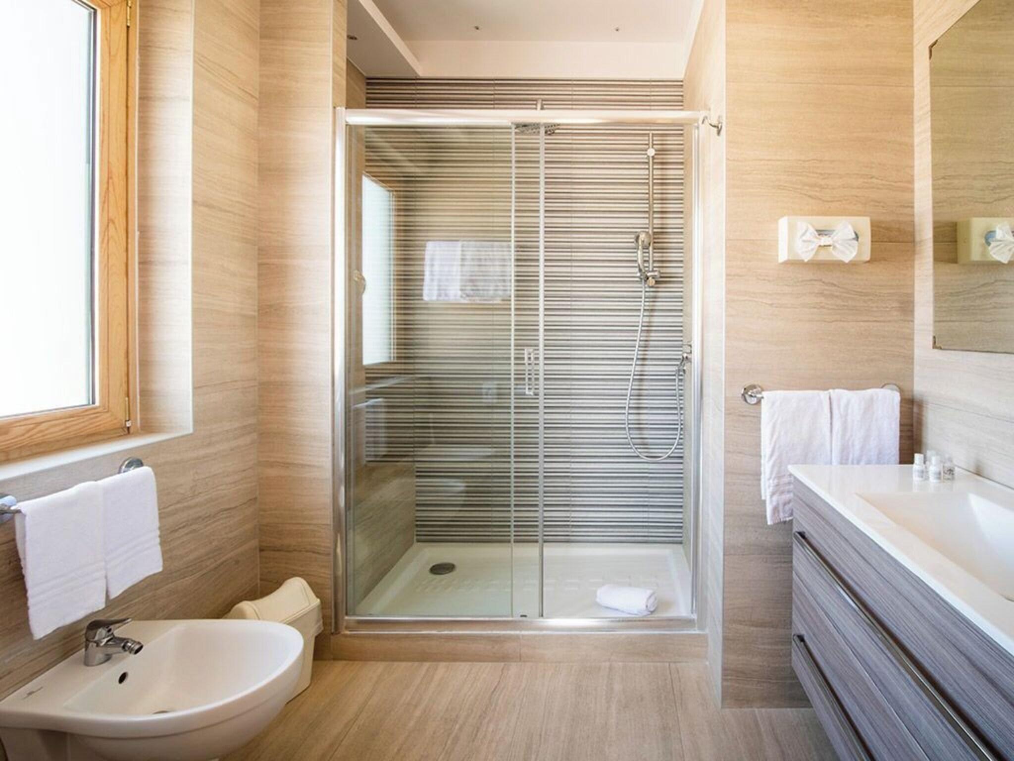 Double Superior Queen Bed