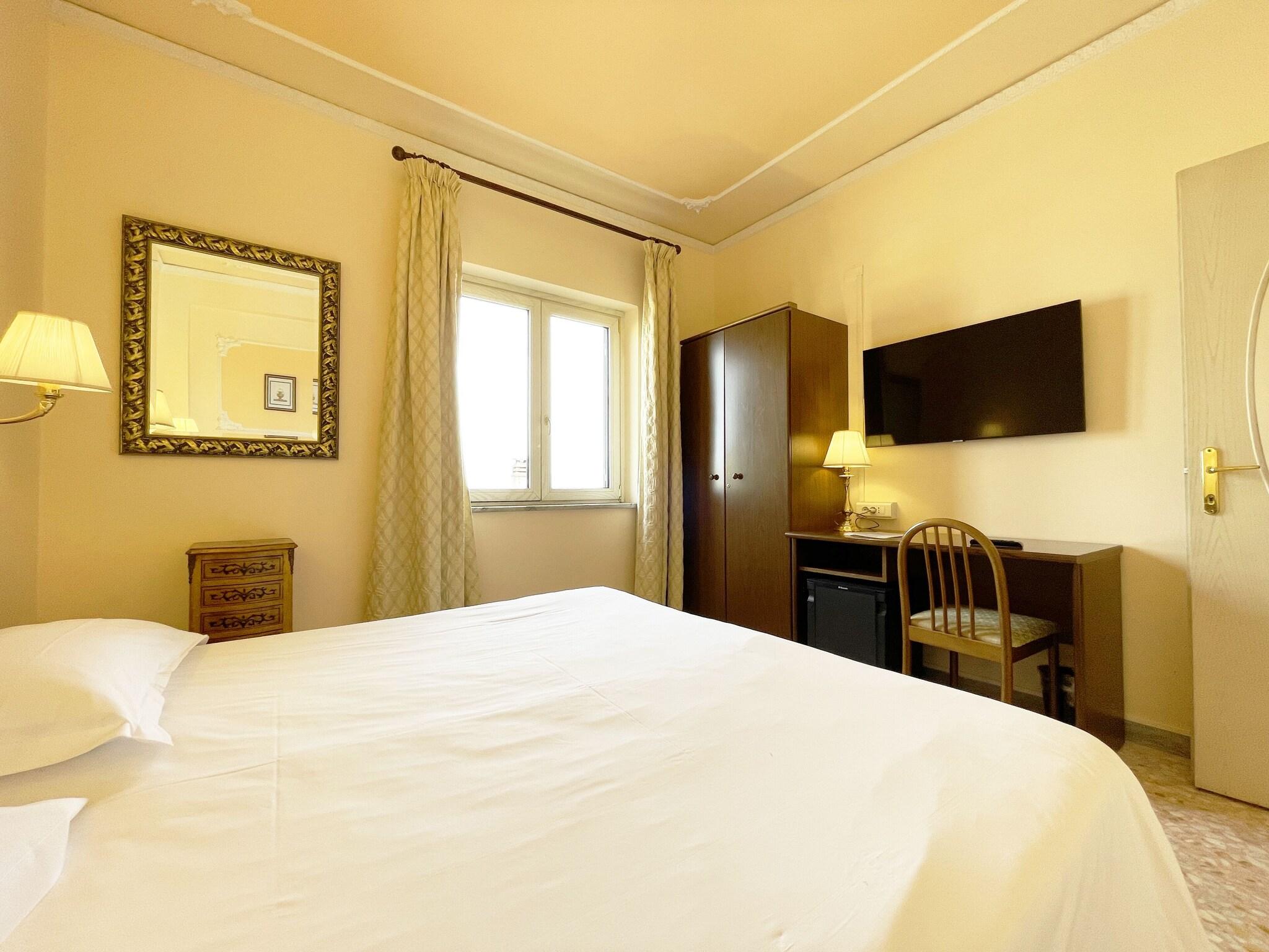 Double Classic Queen Bed