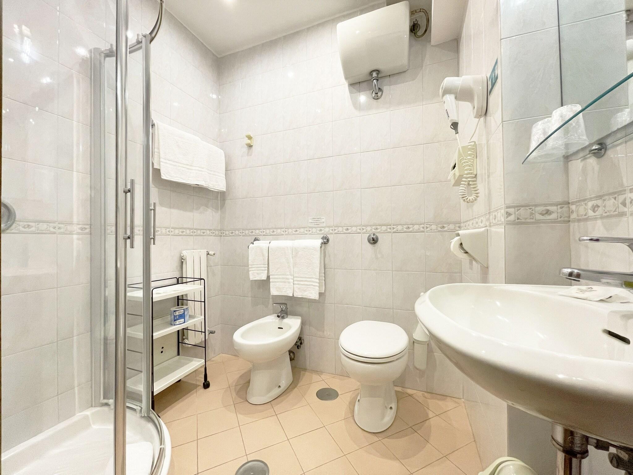 Double Classic Queen Bed