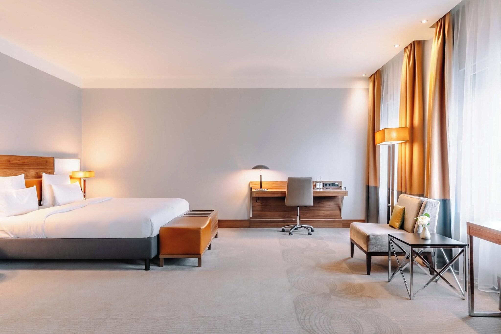 Studio King Size Bed