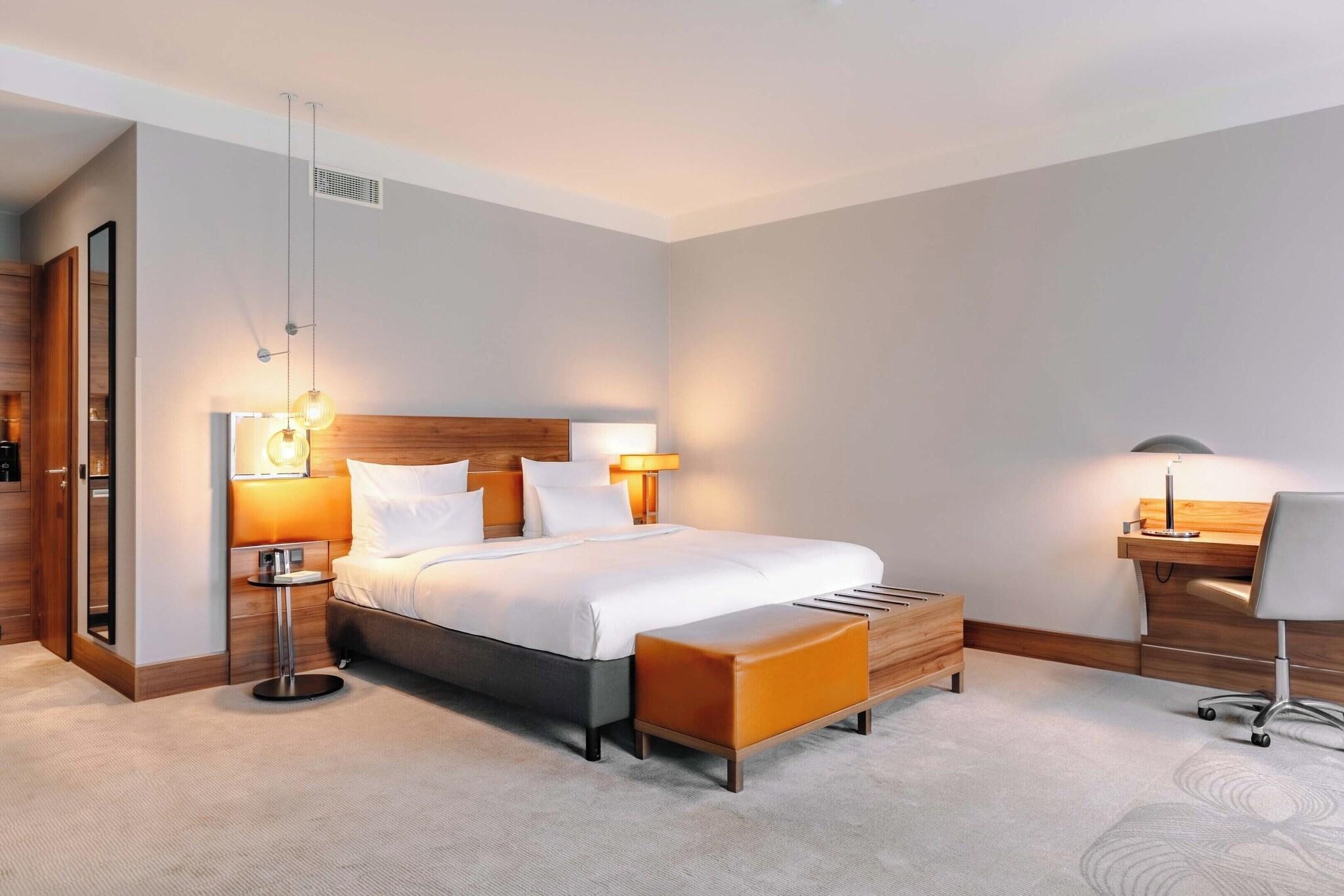 Studio King Size Bed