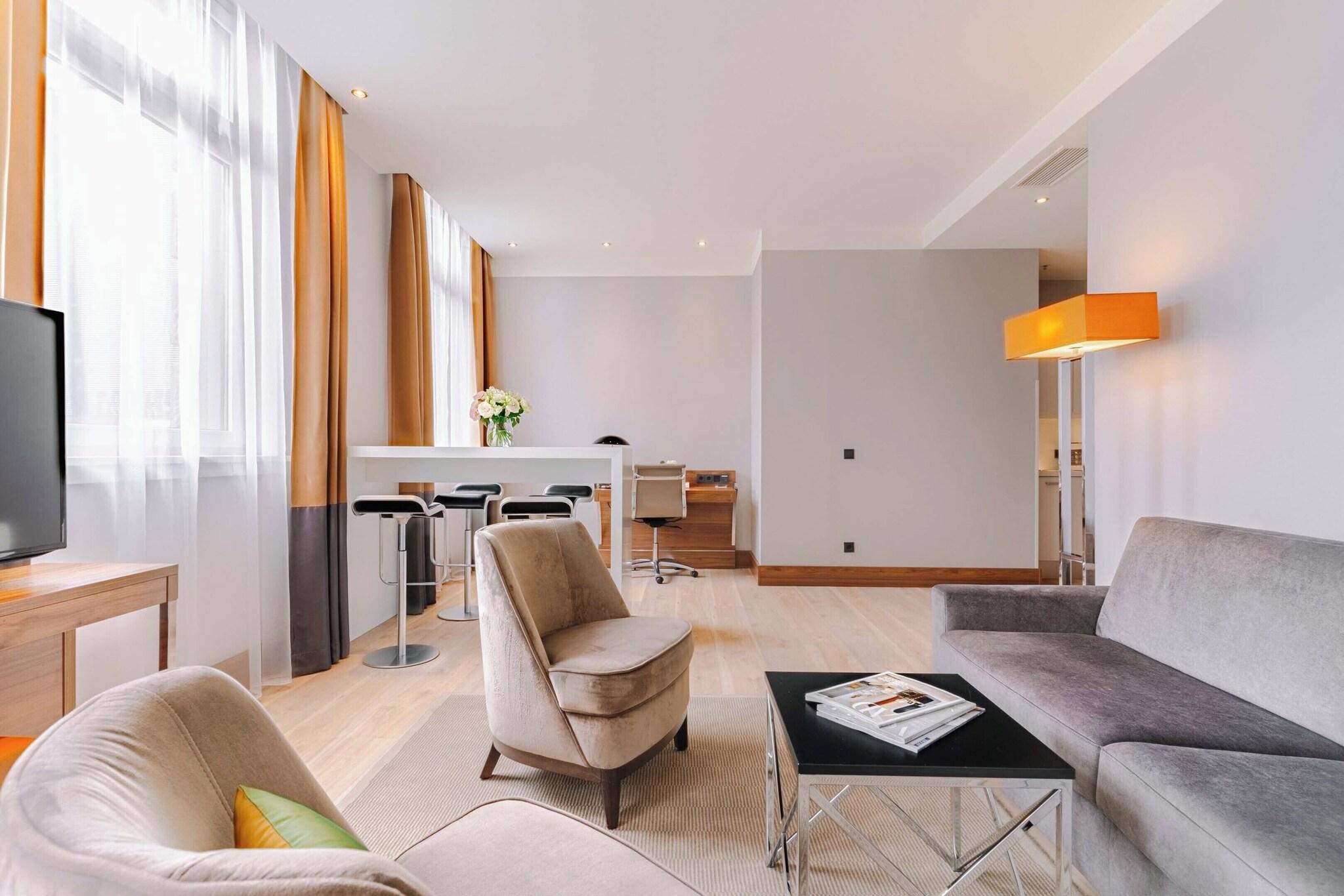 Studio King Size Bed