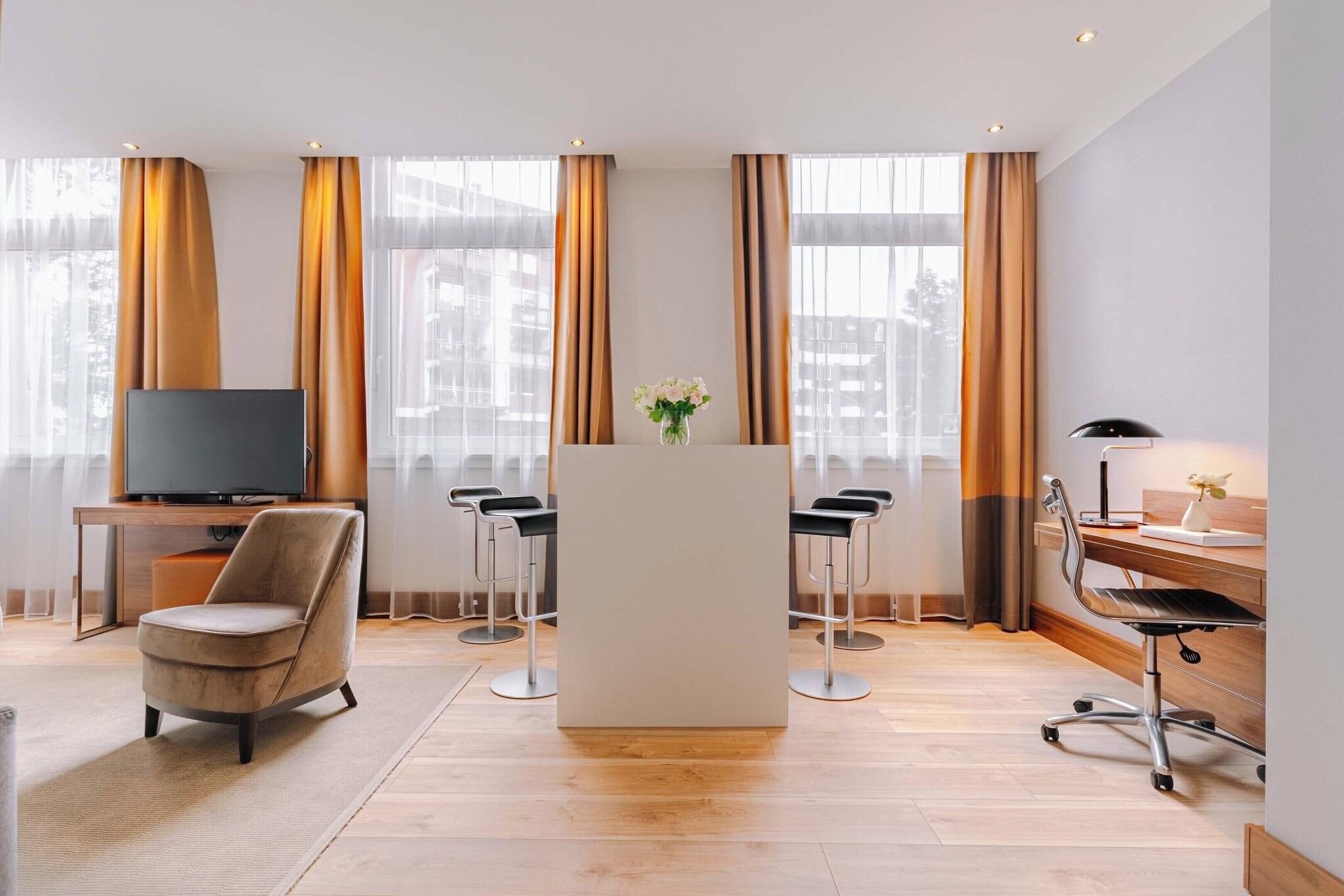 Studio King Size Bed