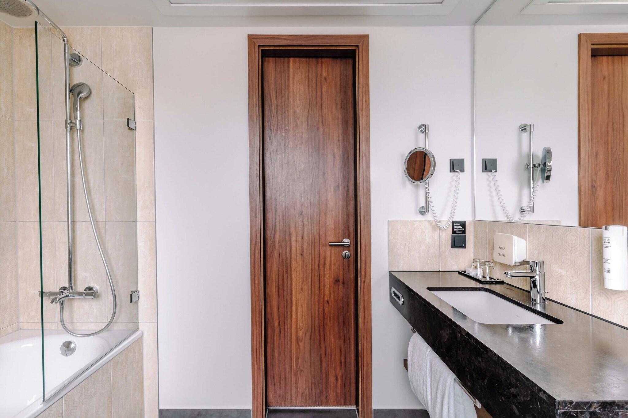 Family Room King Size Bed