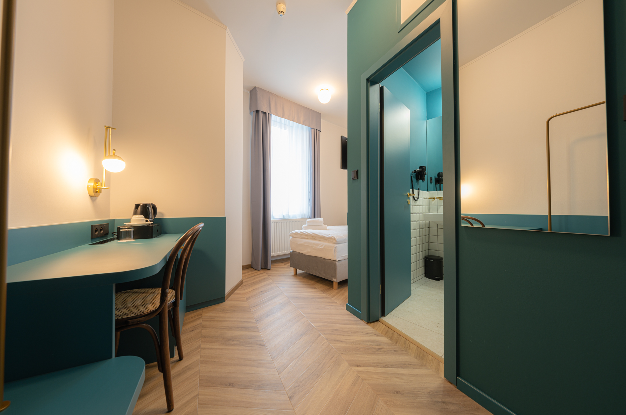 Single Superior with Air Conditioning