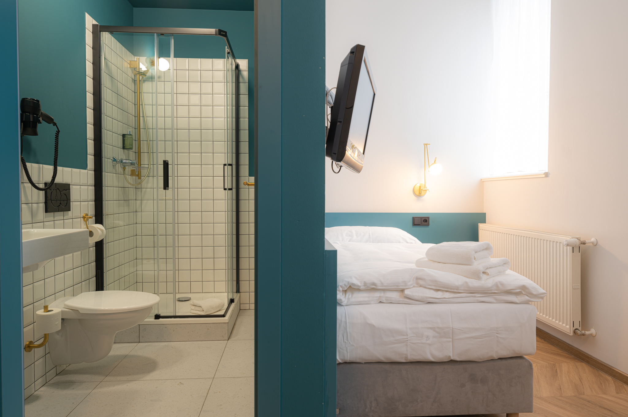 Single Superior with Air Conditioning