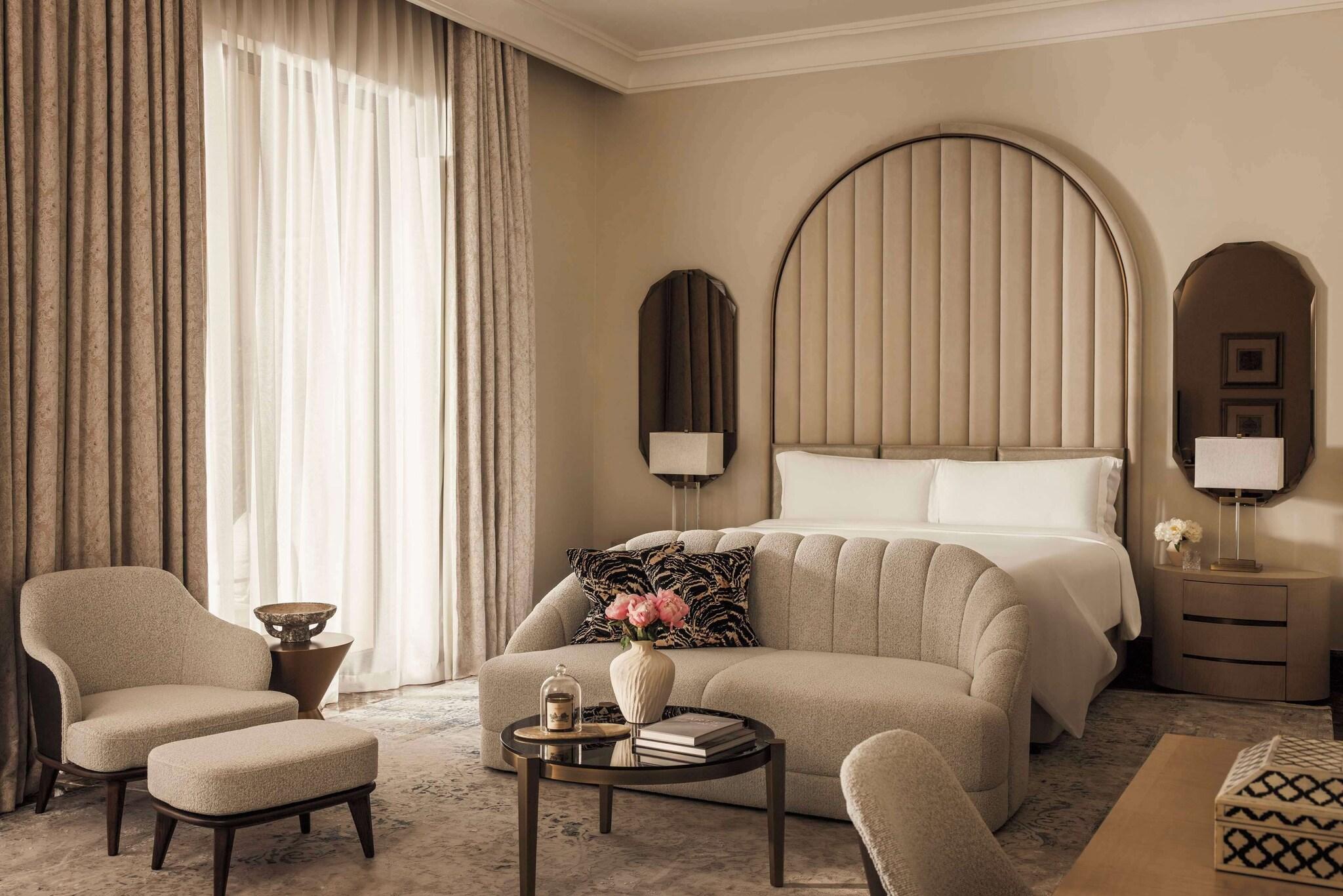 Villa Accessible King Size Bed