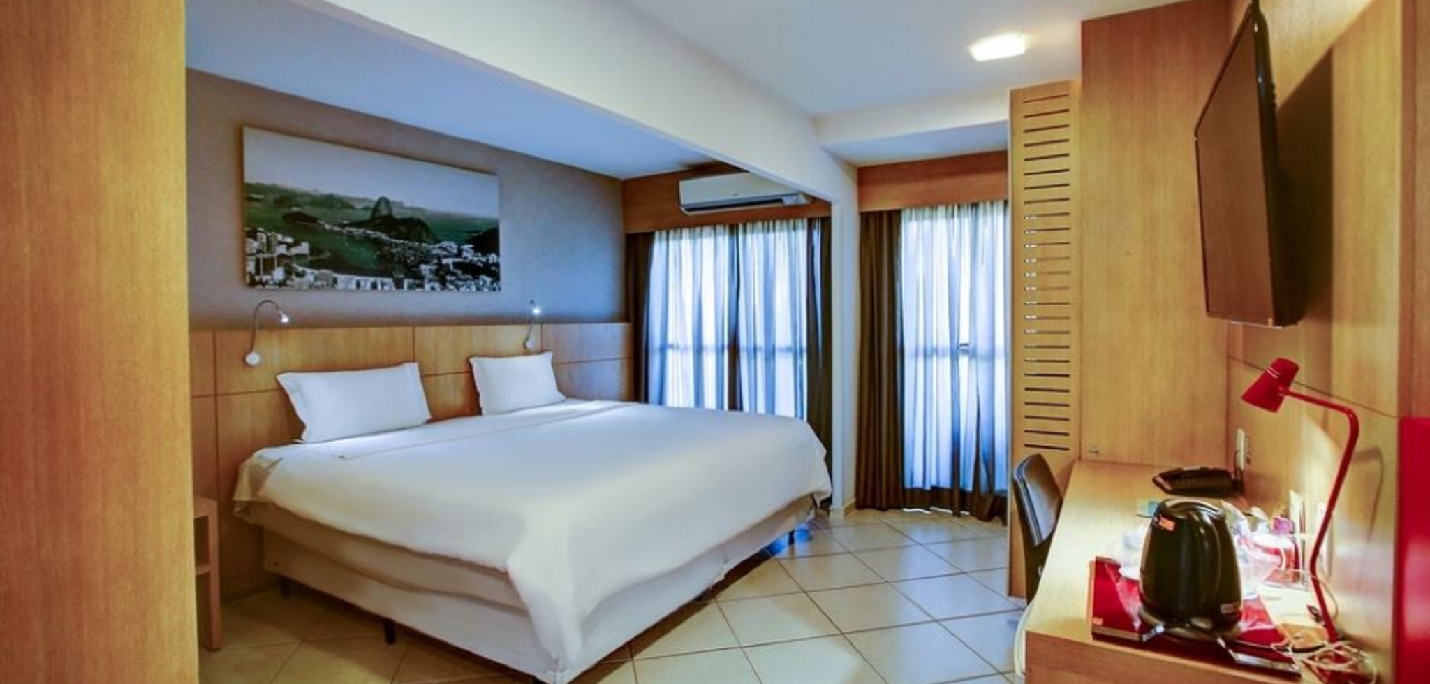 Single Deluxe King Bed