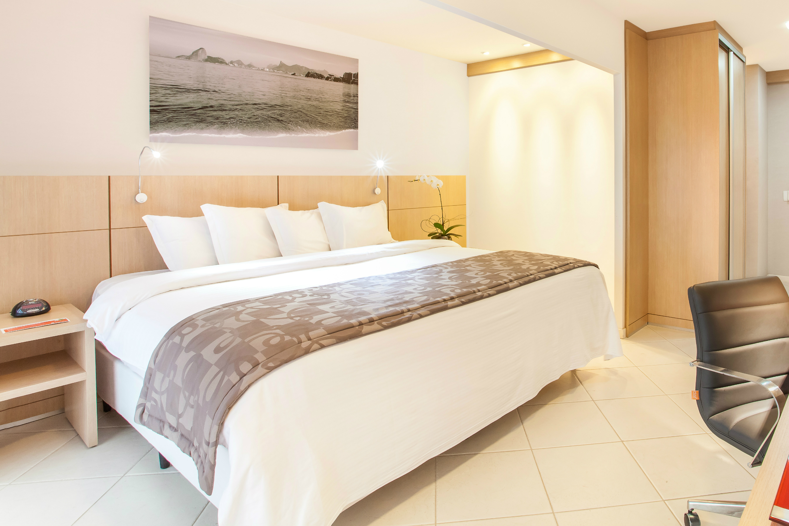 Single Superior King Bed