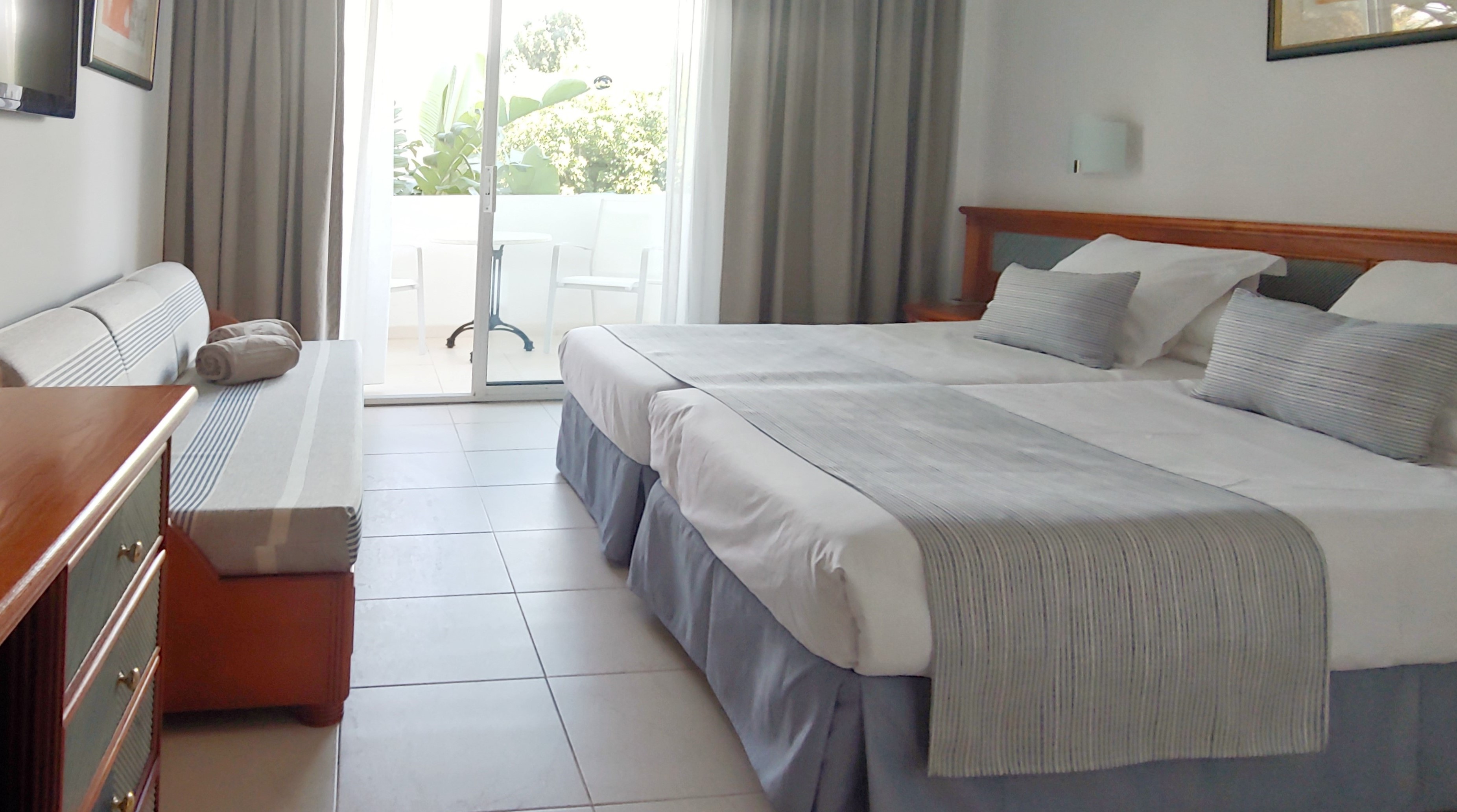 Double or Twin Standard