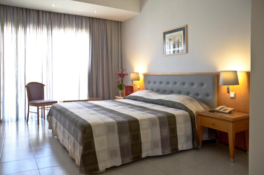 Double or Twin Standard