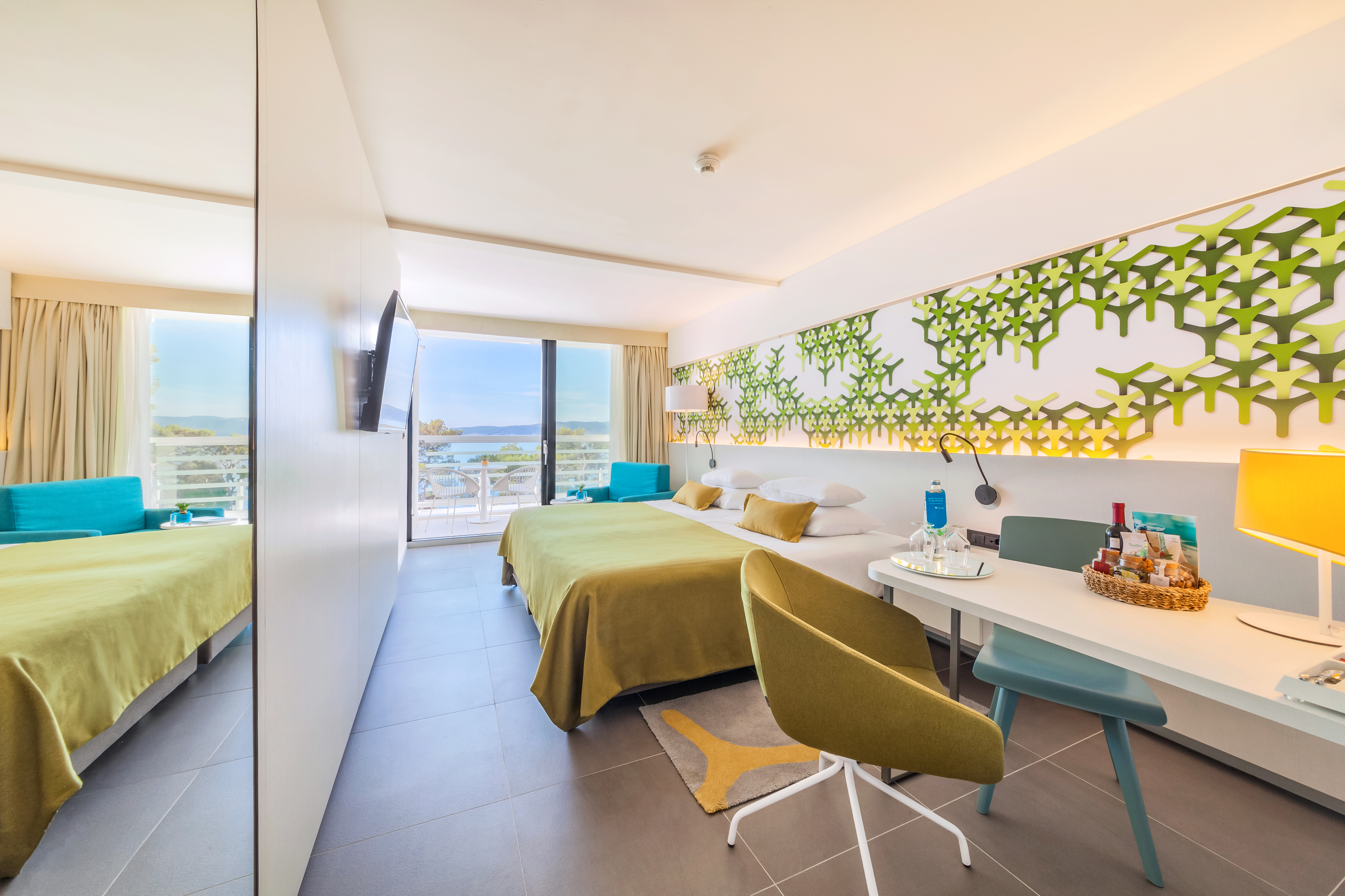 Double Superior Side Sea View