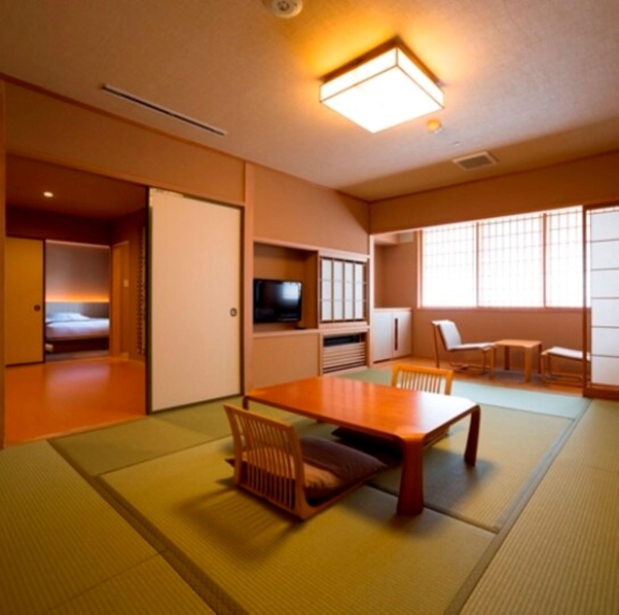 Triple Japanese Room