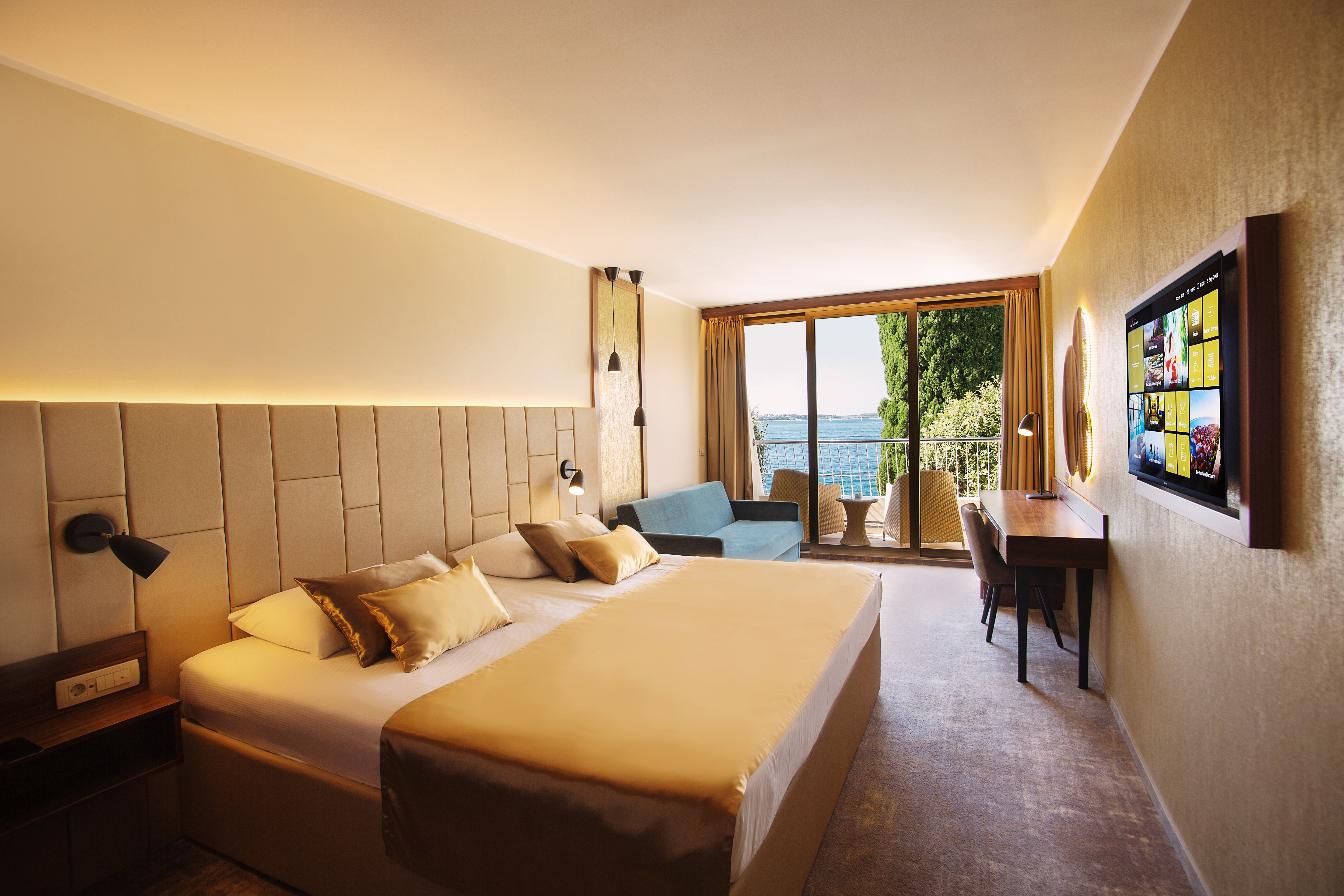 Family Room Deluxe with Balcony