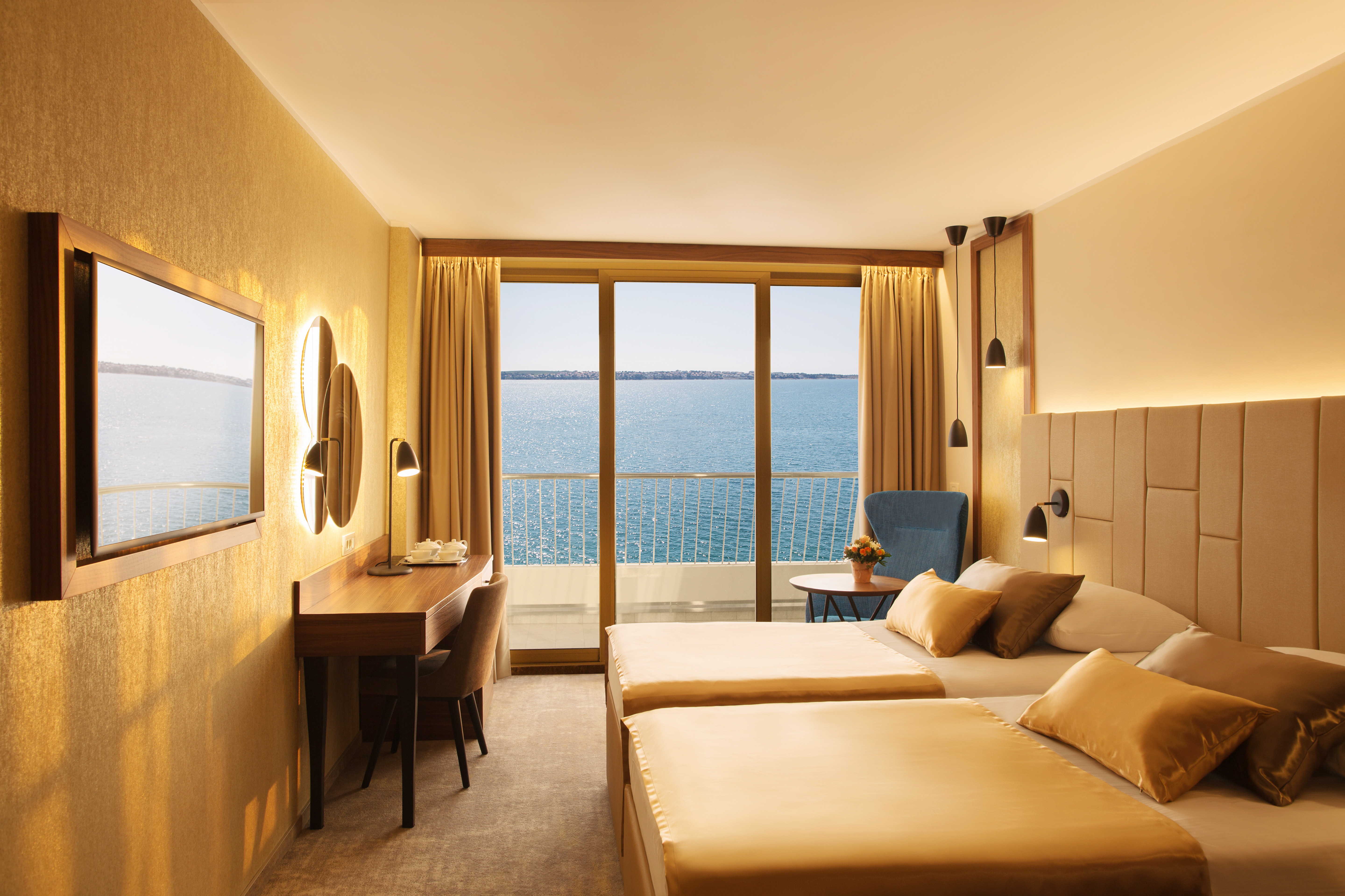 Double or Twin Deluxe Sea View with Balcony