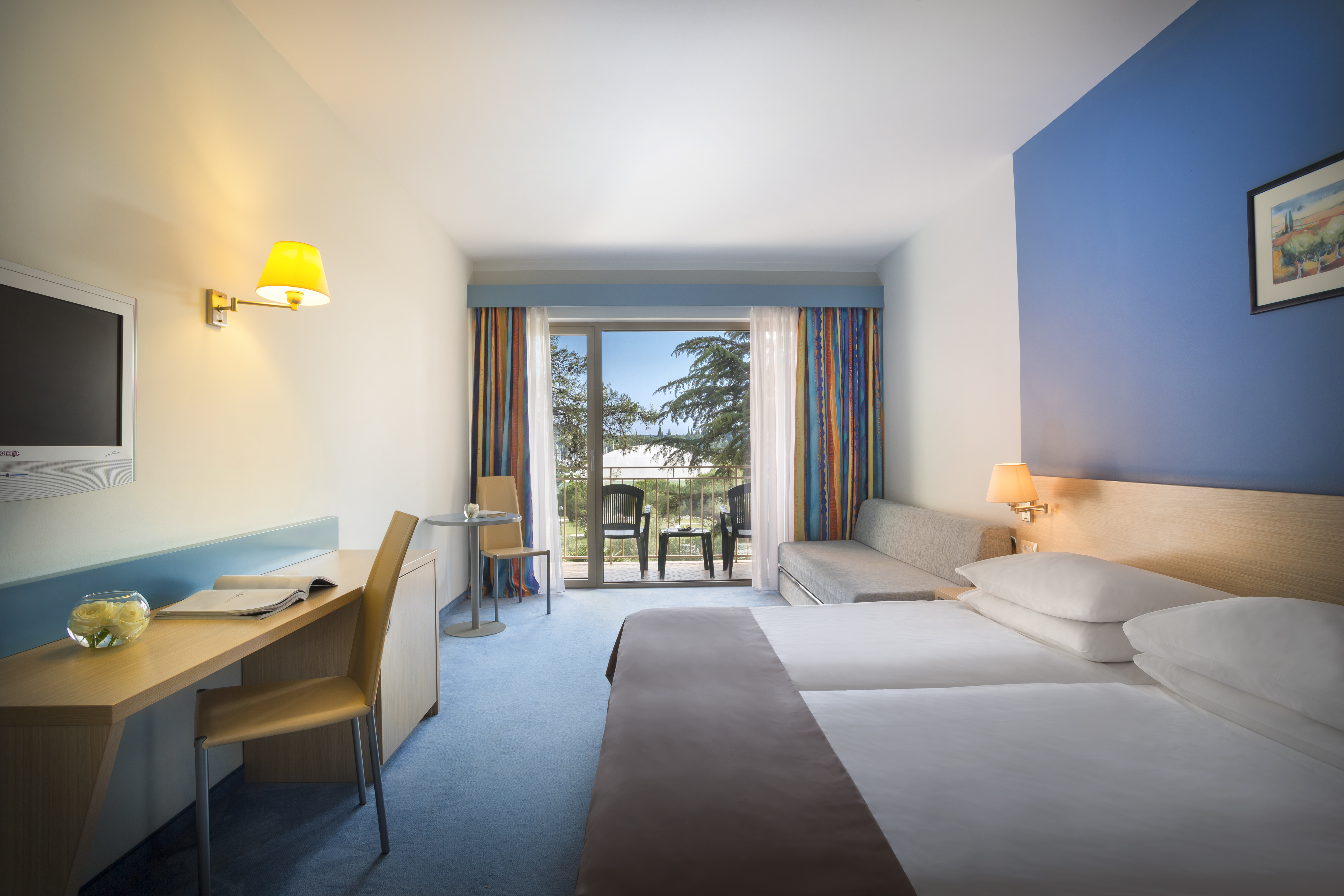 Family Room Side Sea View with Balcony