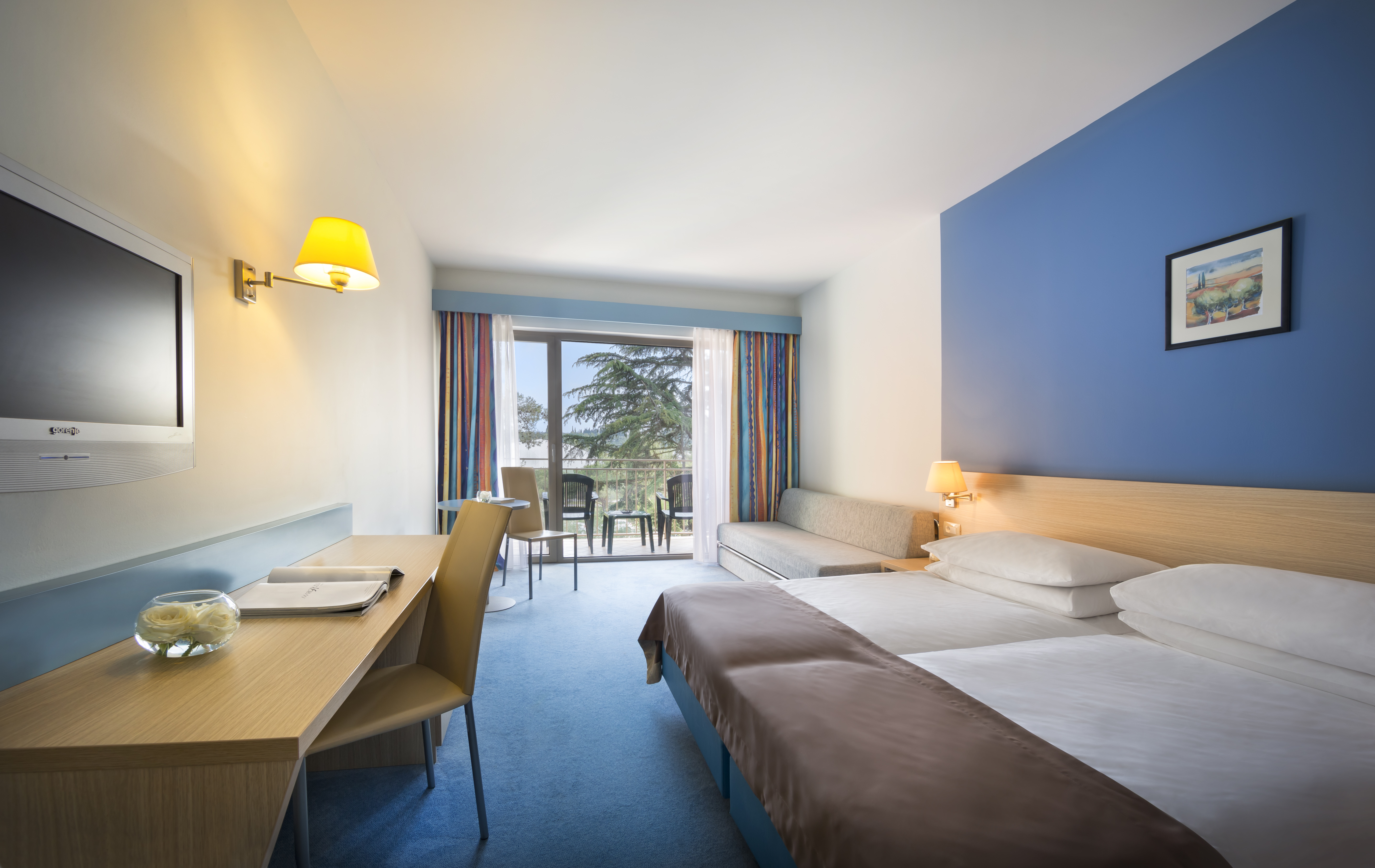 Family Room Side Sea View with Balcony