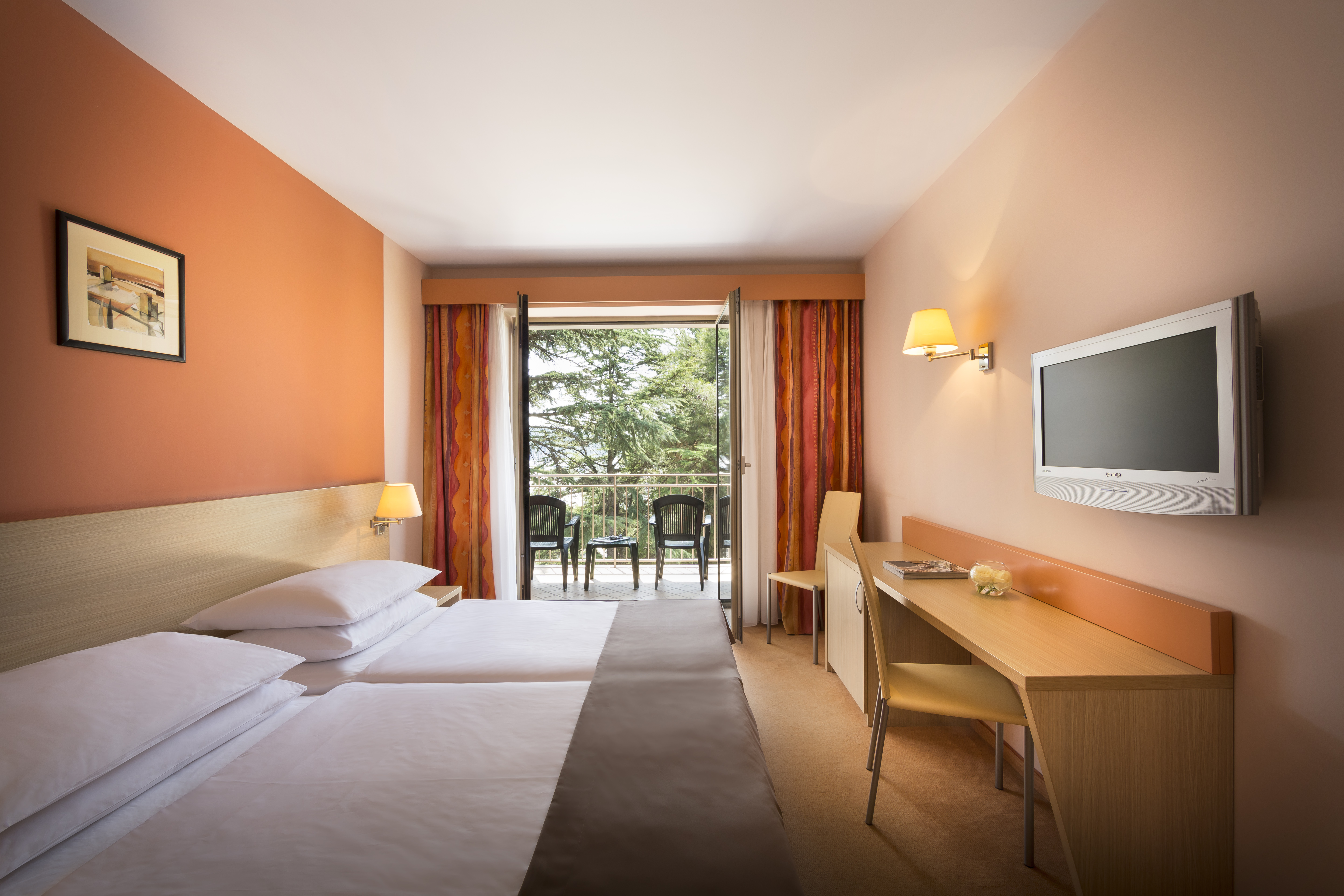 Twin Side Sea View with Balcony