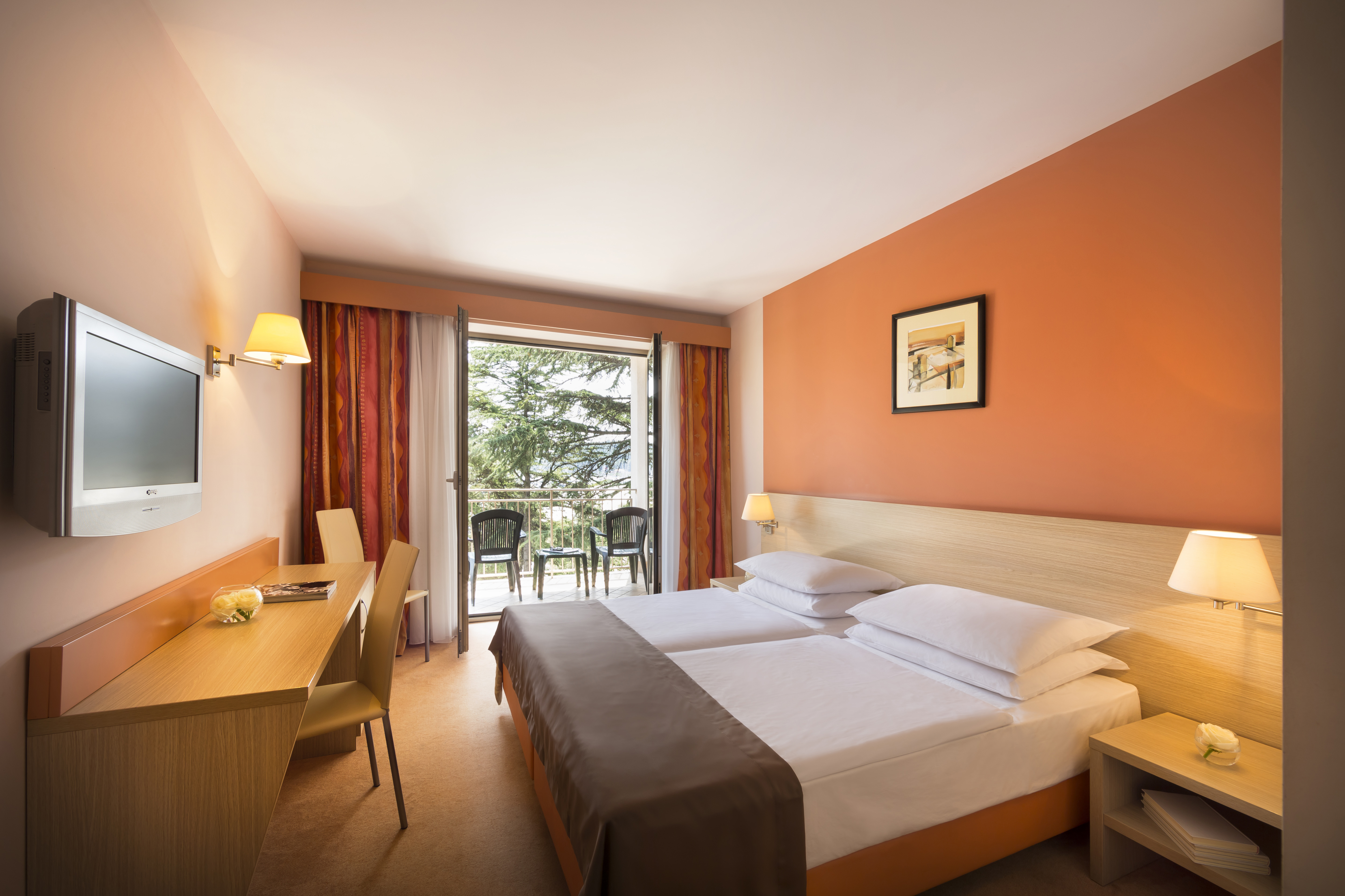 Twin Side Sea View with Balcony