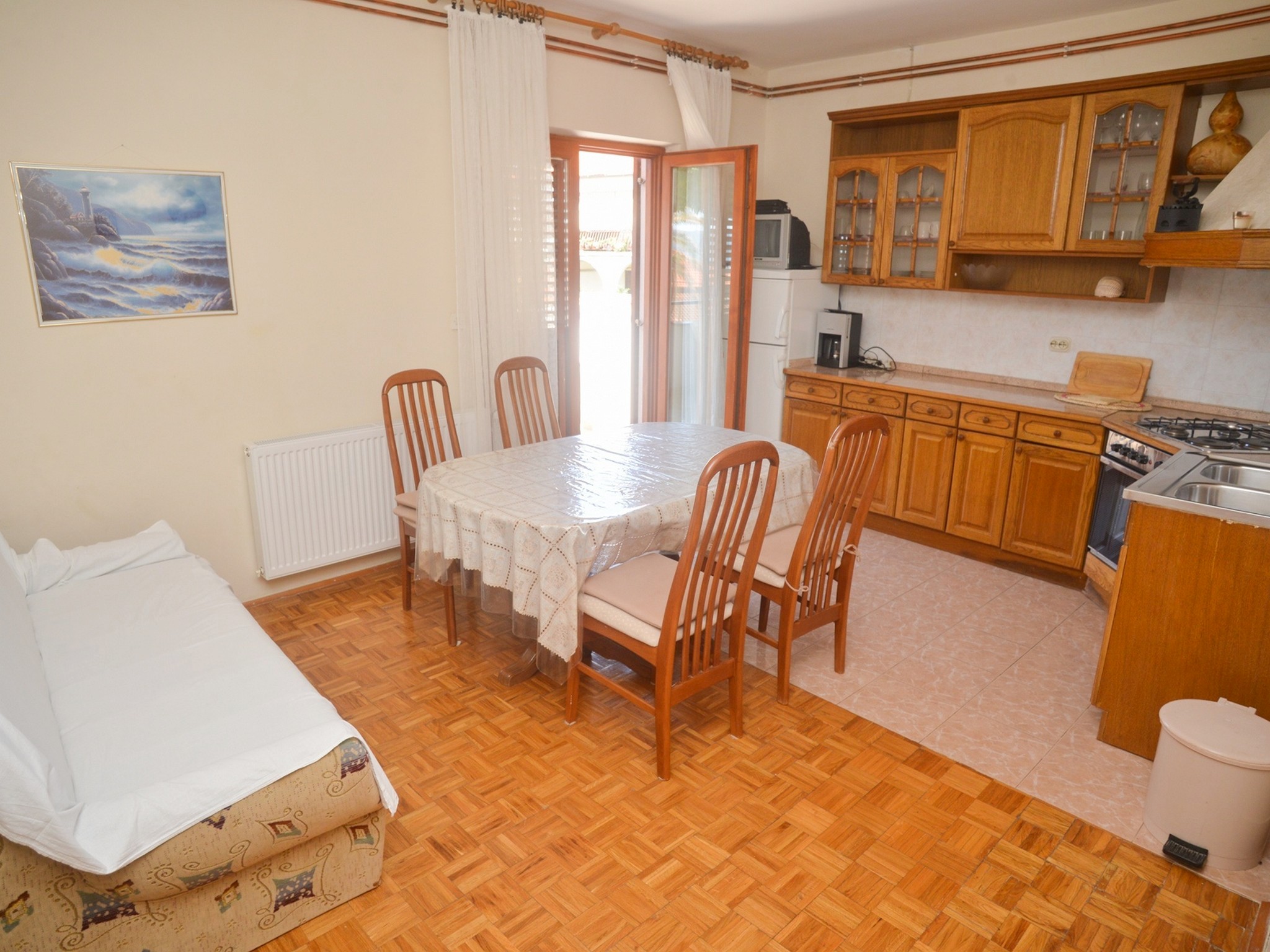 Apartment Capacity 6