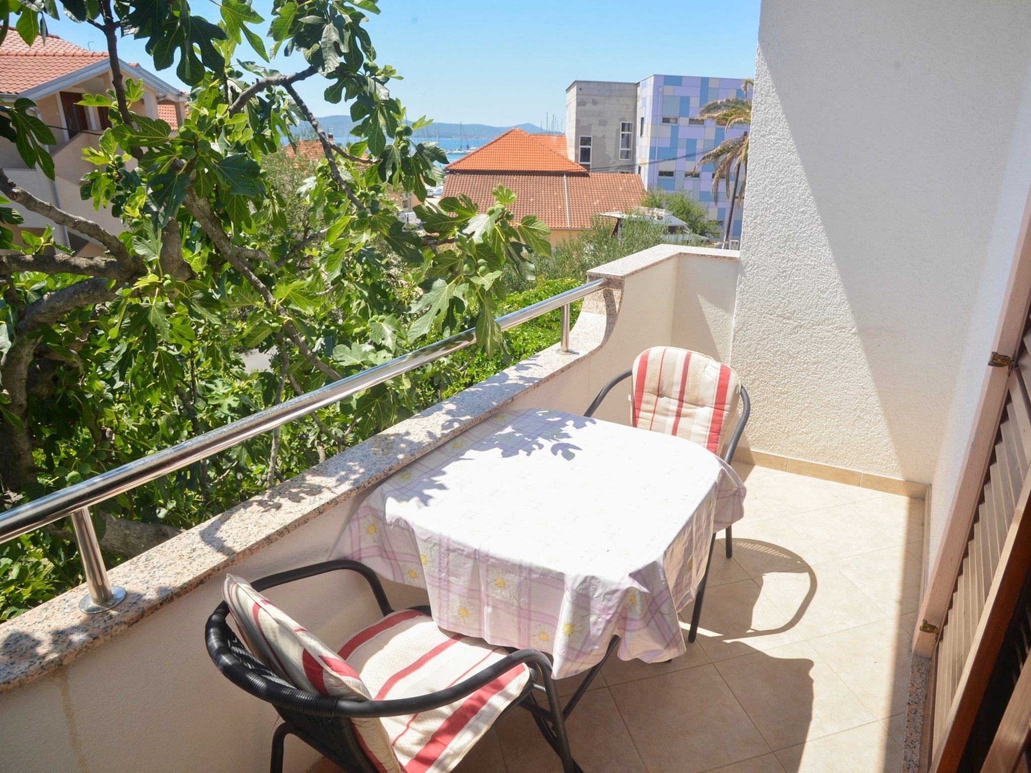 Apartment Capacity 3