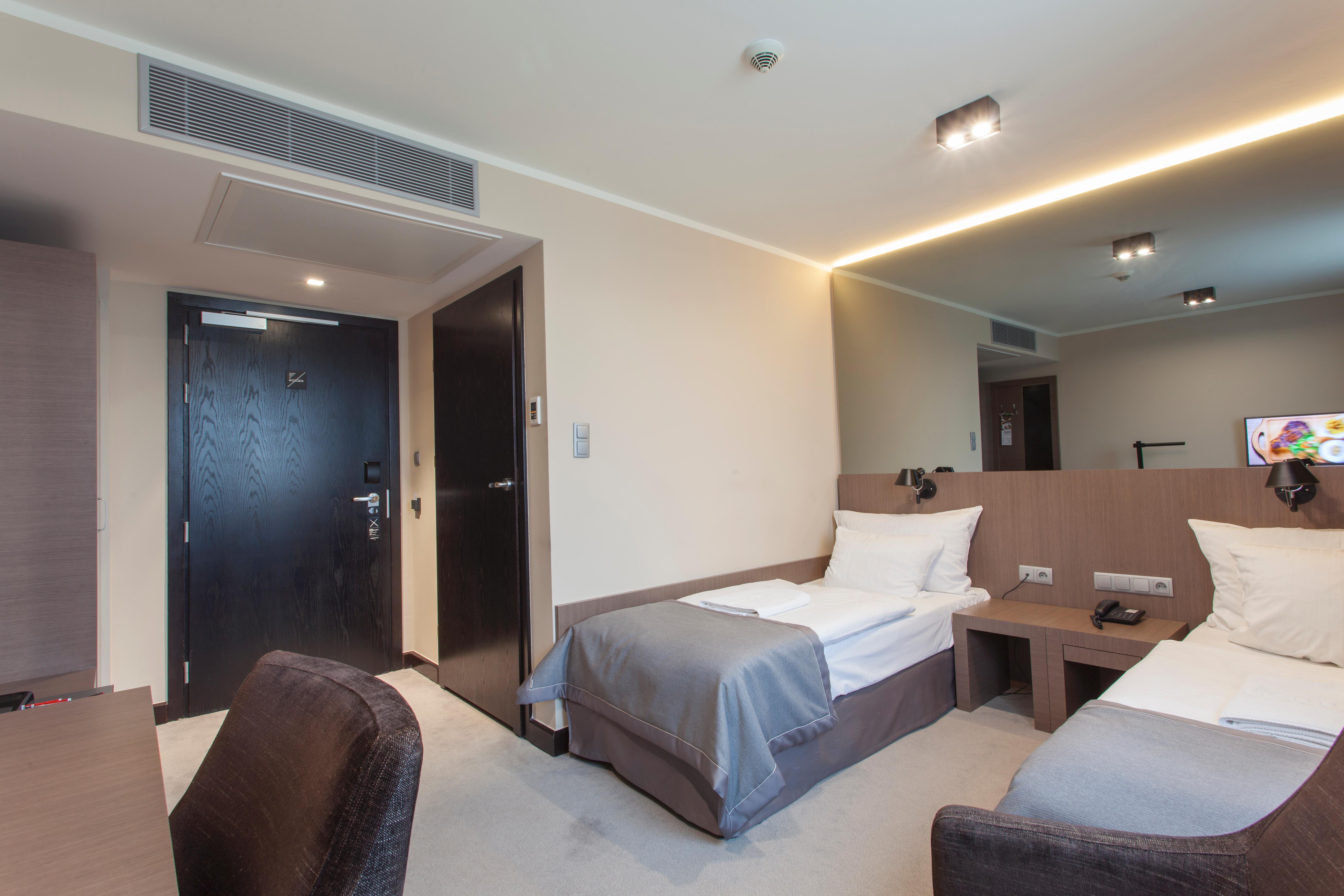 Double or Twin Standard